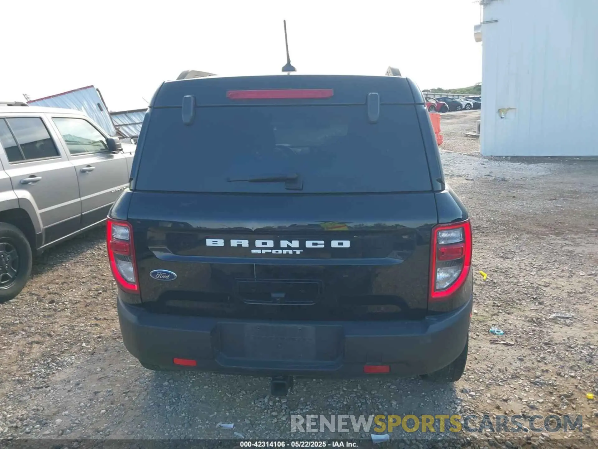 17 Photograph of a damaged car 3FMCR9B65NRE05170 FORD BRONCO SPORT 2022