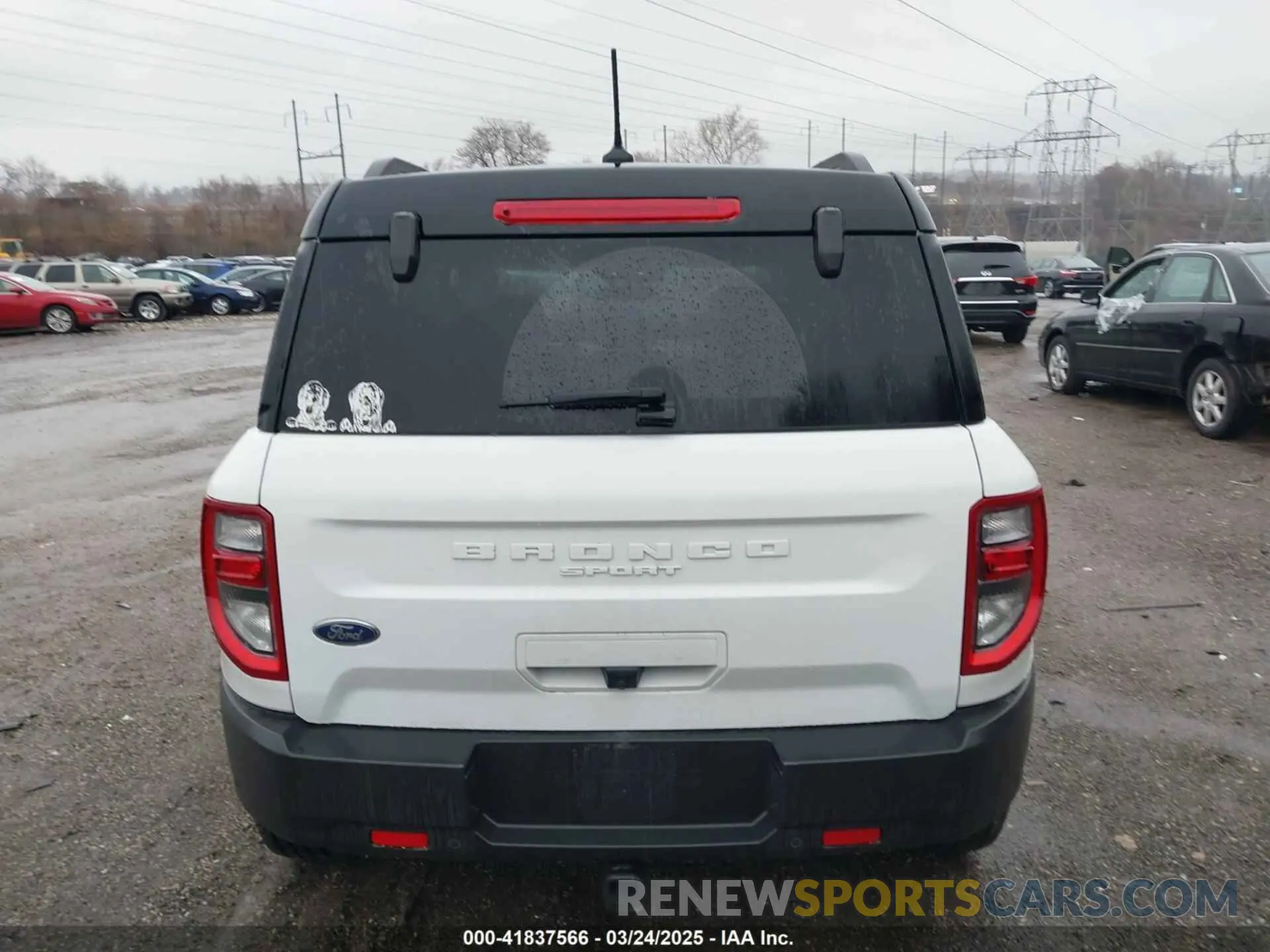 17 Photograph of a damaged car 3FMCR9B66NRD07748 FORD BRONCO SPORT 2022