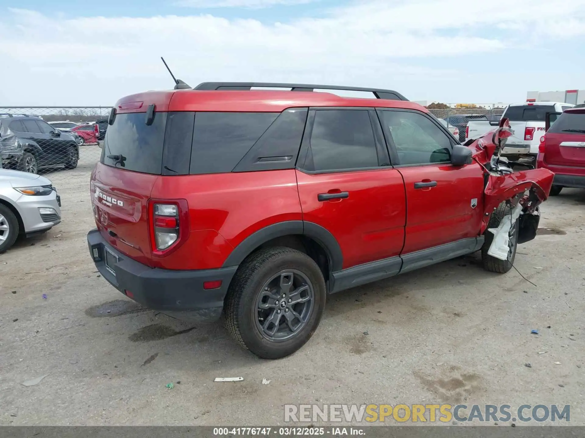 4 Photograph of a damaged car 3FMCR9B67NRE16574 FORD BRONCO SPORT 2022