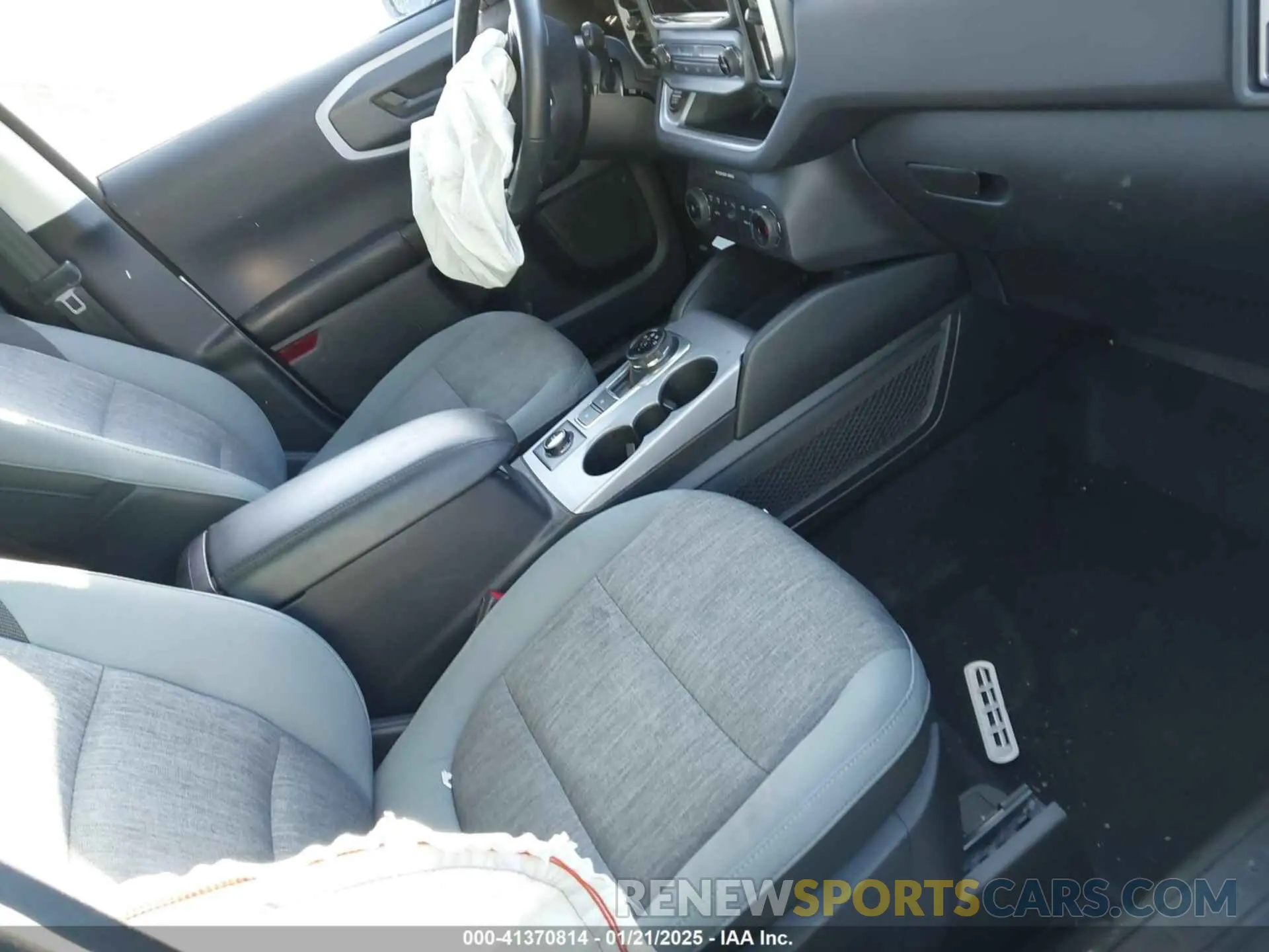 5 Photograph of a damaged car 3FMCR9B67NRE16834 FORD BRONCO SPORT 2022