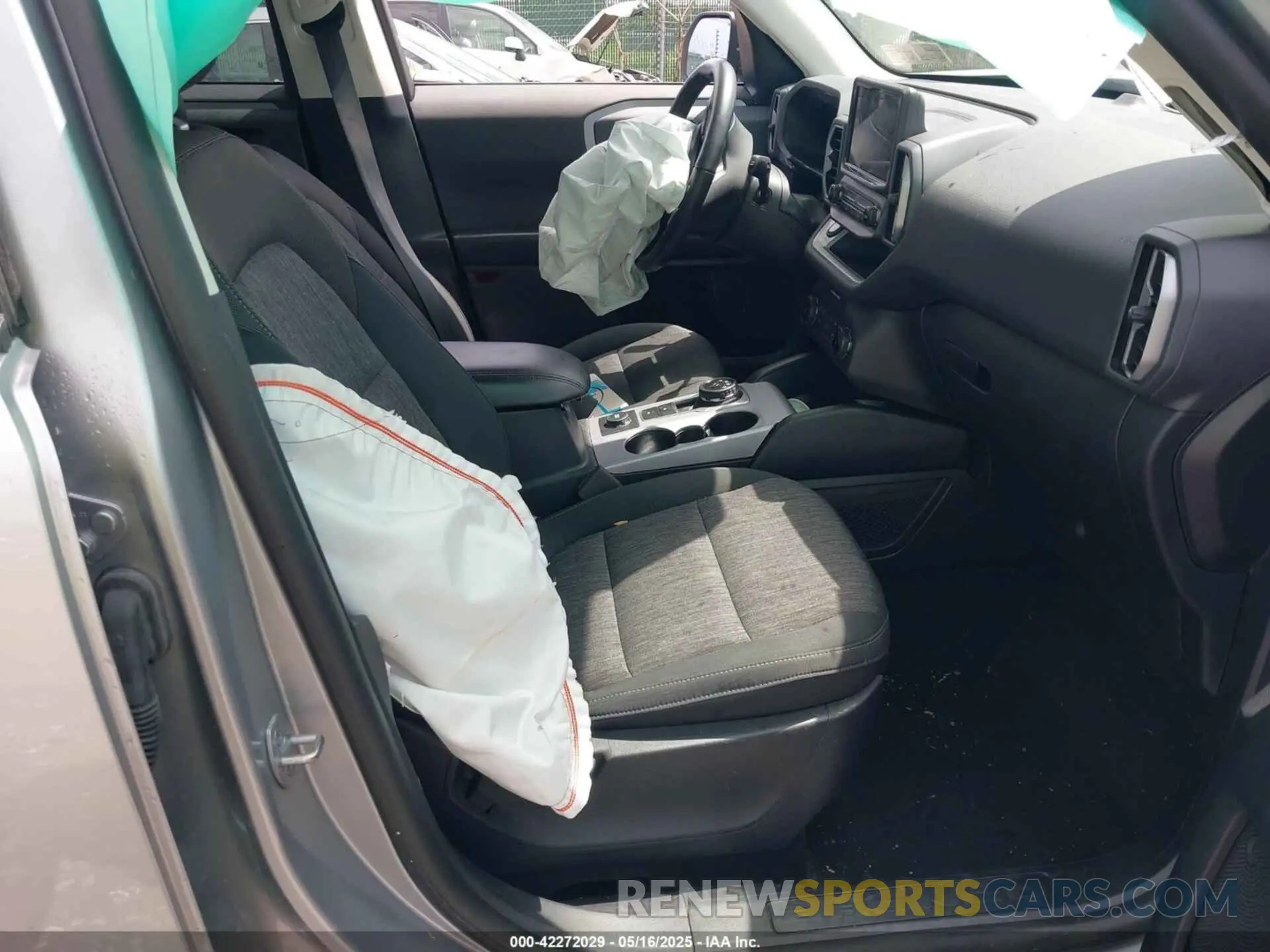 5 Photograph of a damaged car 3FMCR9B67NRE18180 FORD BRONCO SPORT 2022