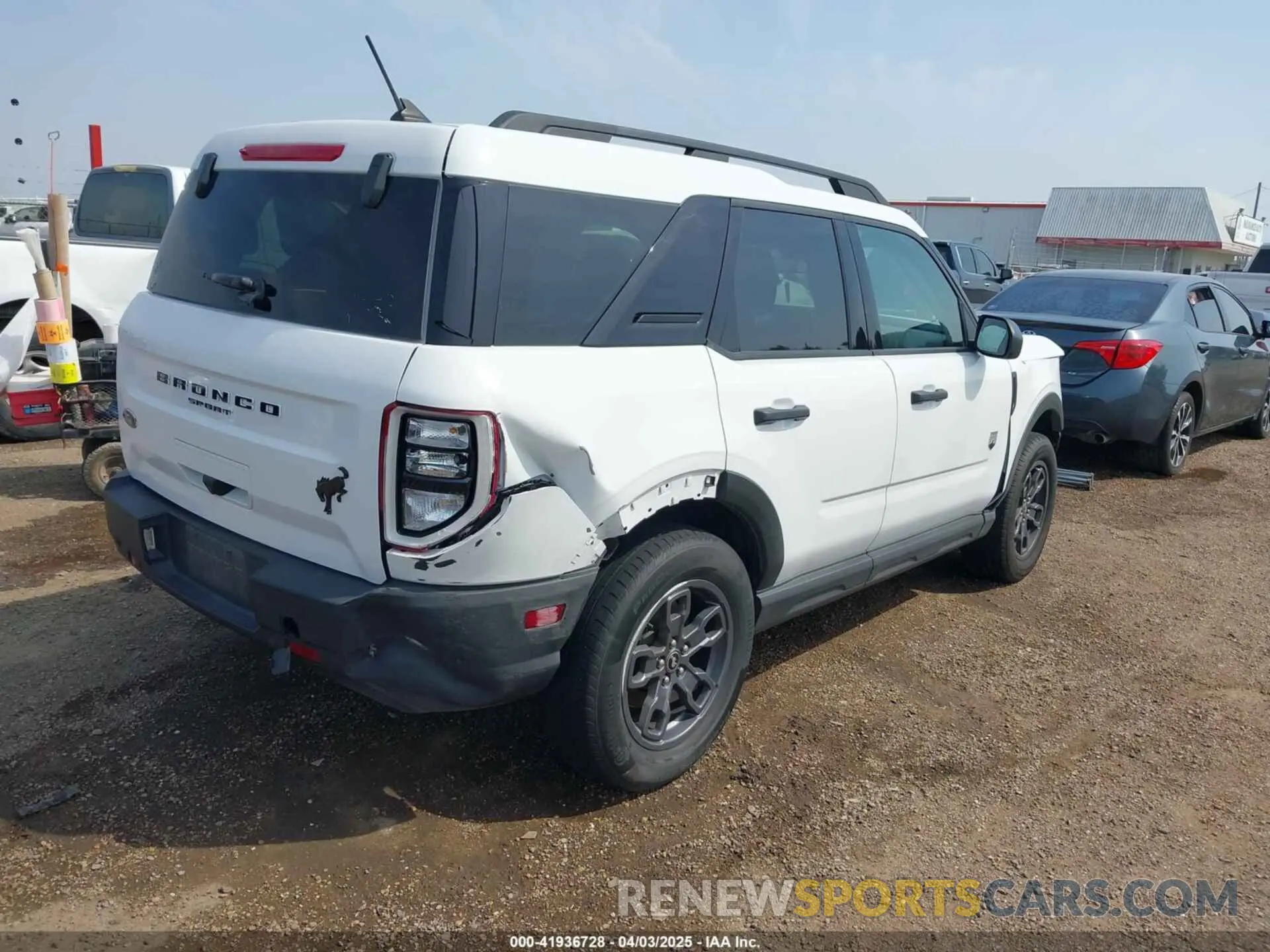 4 Photograph of a damaged car 3FMCR9B68NRD57051 FORD BRONCO SPORT 2022