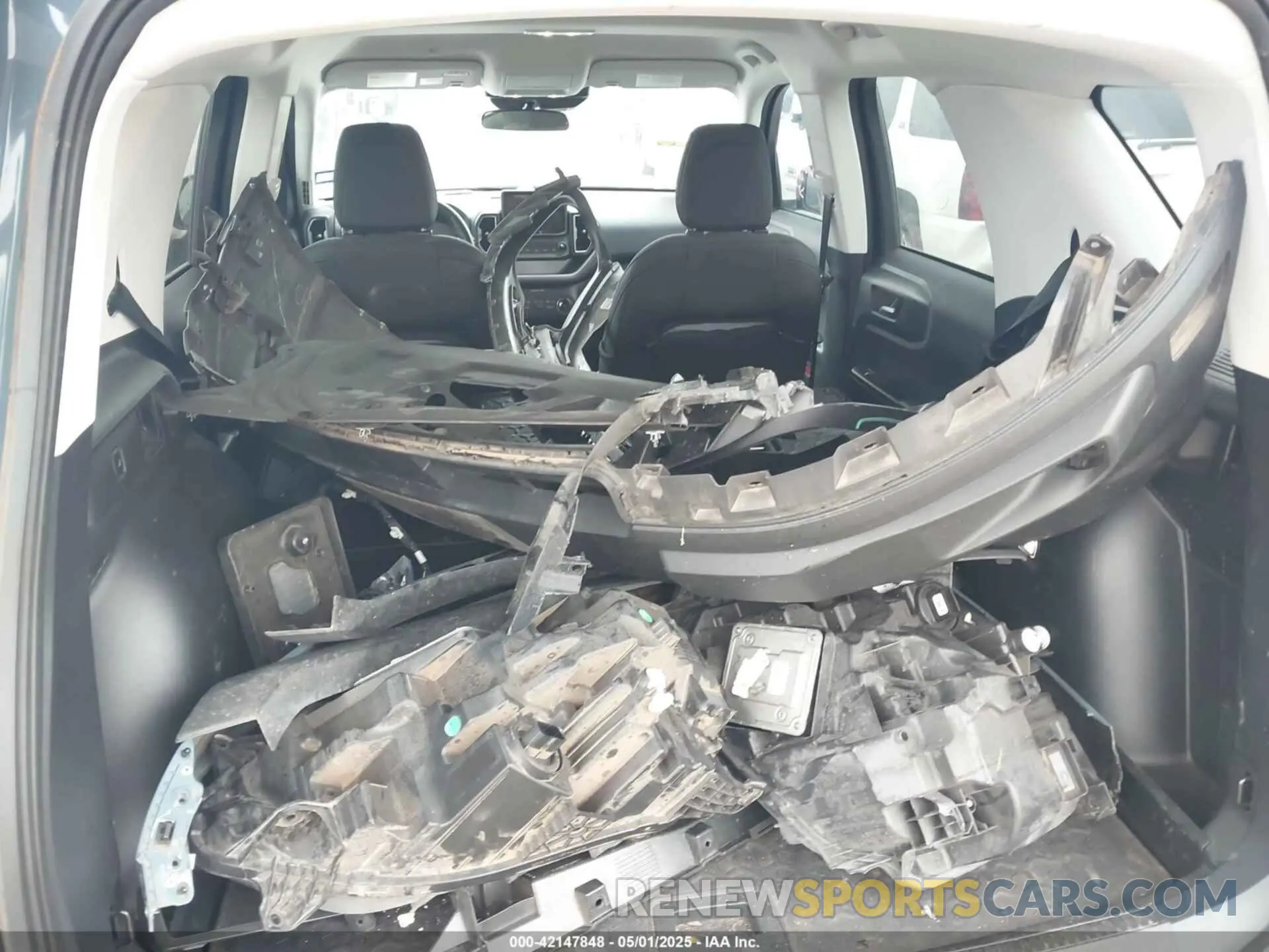 12 Photograph of a damaged car 3FMCR9B69NRE33358 FORD BRONCO SPORT 2022