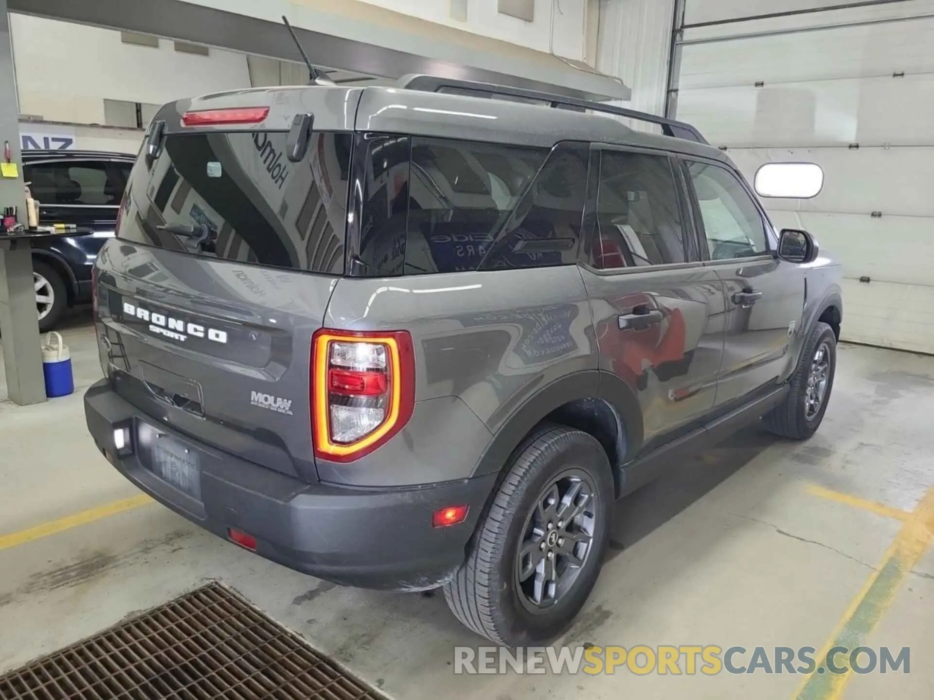 18 Photograph of a damaged car 3FMCR9B6XNRD60551 FORD BRONCO SPORT 2022