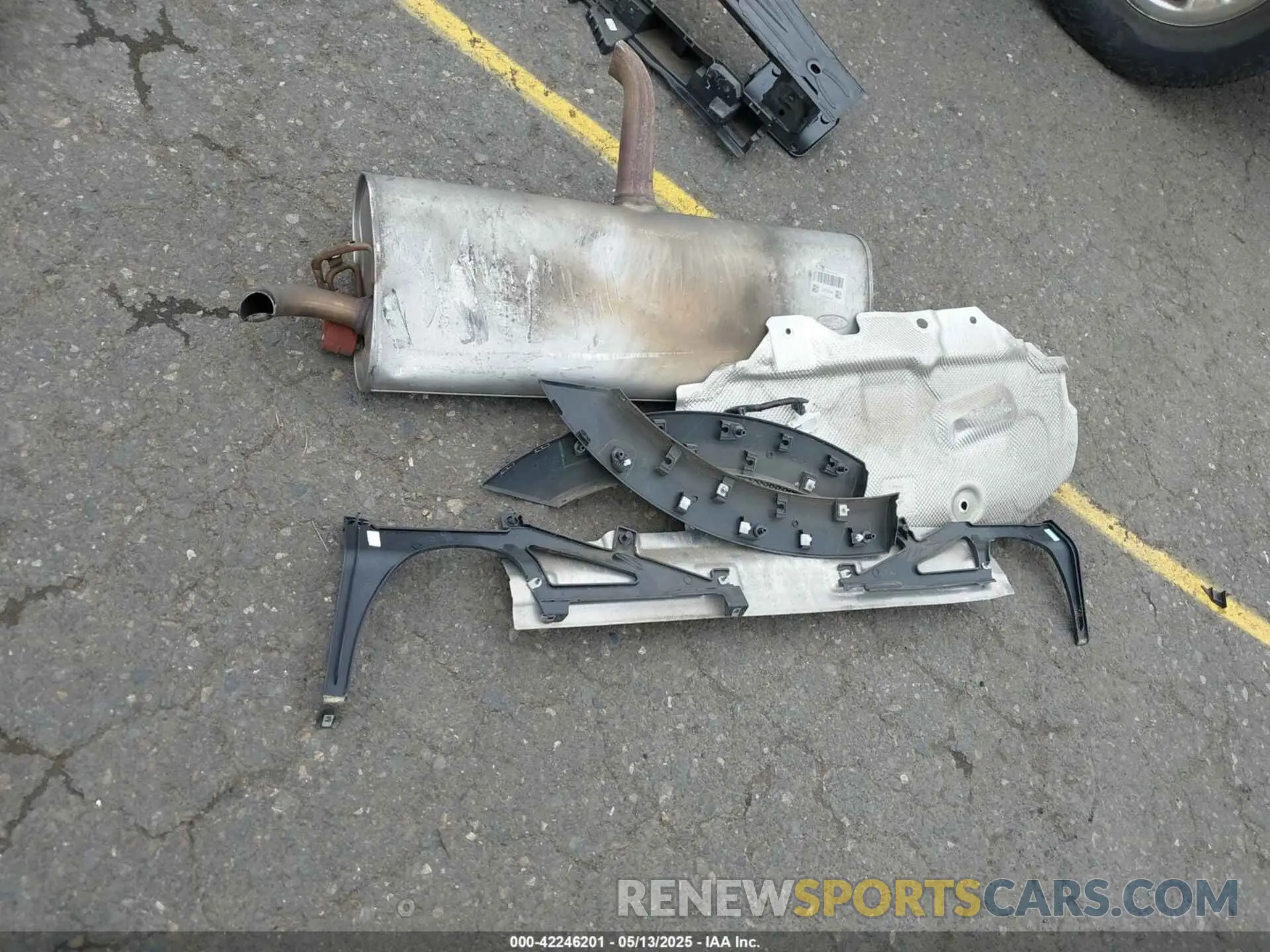 12 Photograph of a damaged car 3FMCR9C60NRD17755 FORD BRONCO SPORT 2022