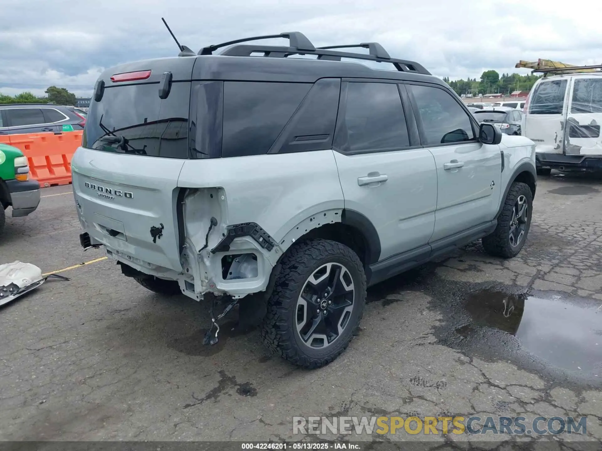 4 Photograph of a damaged car 3FMCR9C60NRD17755 FORD BRONCO SPORT 2022