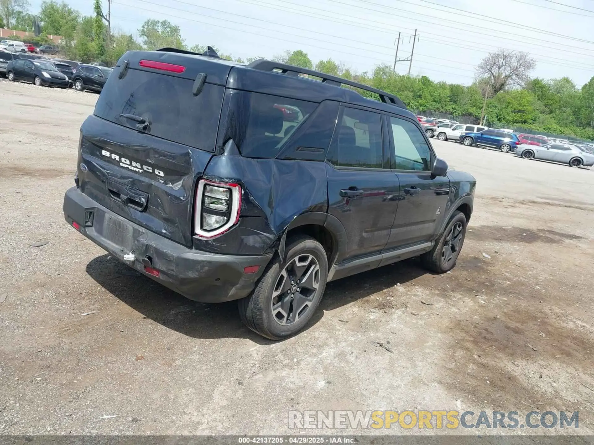 4 Photograph of a damaged car 3FMCR9C63NRE27487 FORD BRONCO SPORT 2022