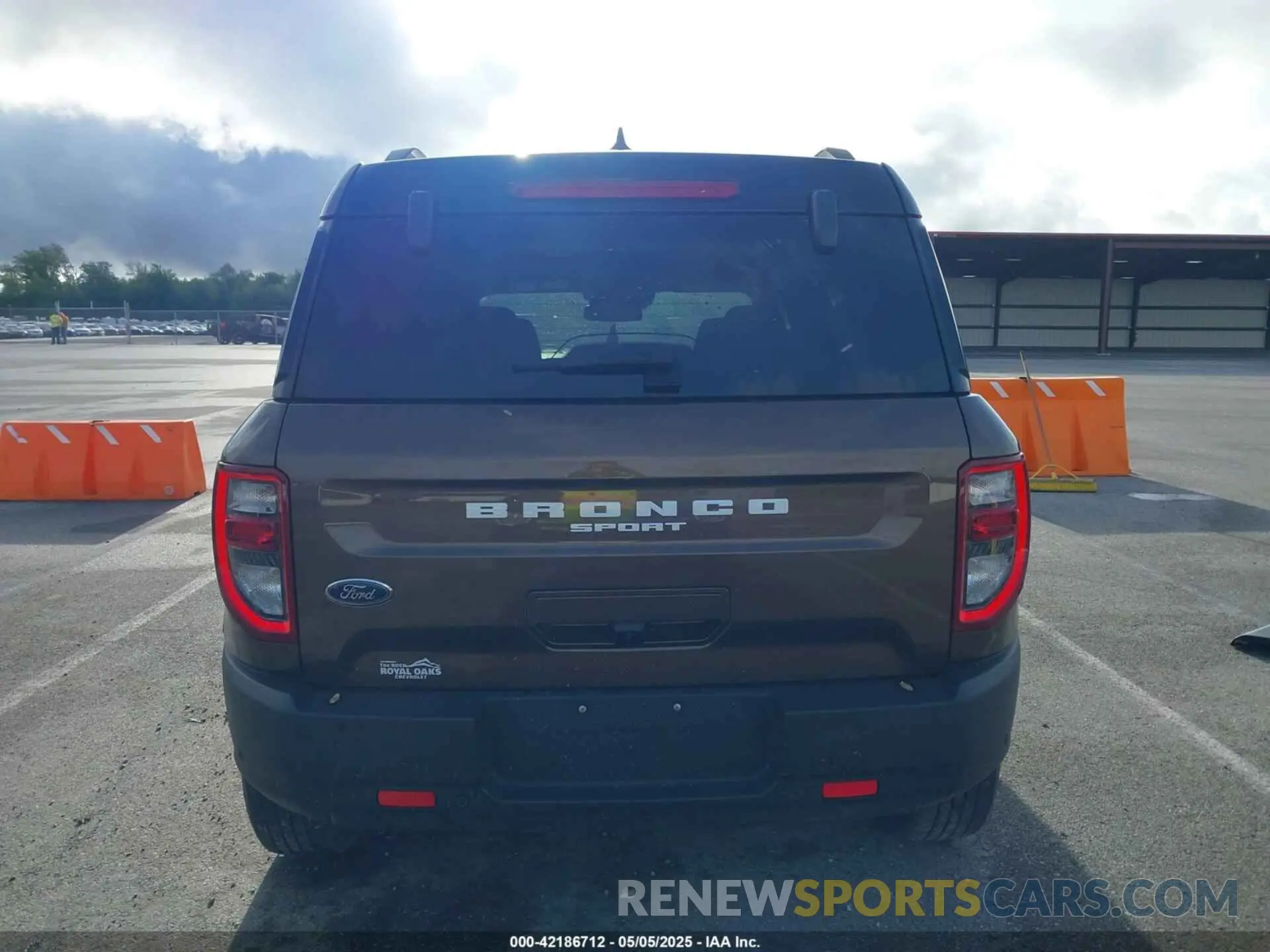 17 Photograph of a damaged car 3FMCR9C64NRE24601 FORD BRONCO SPORT 2022