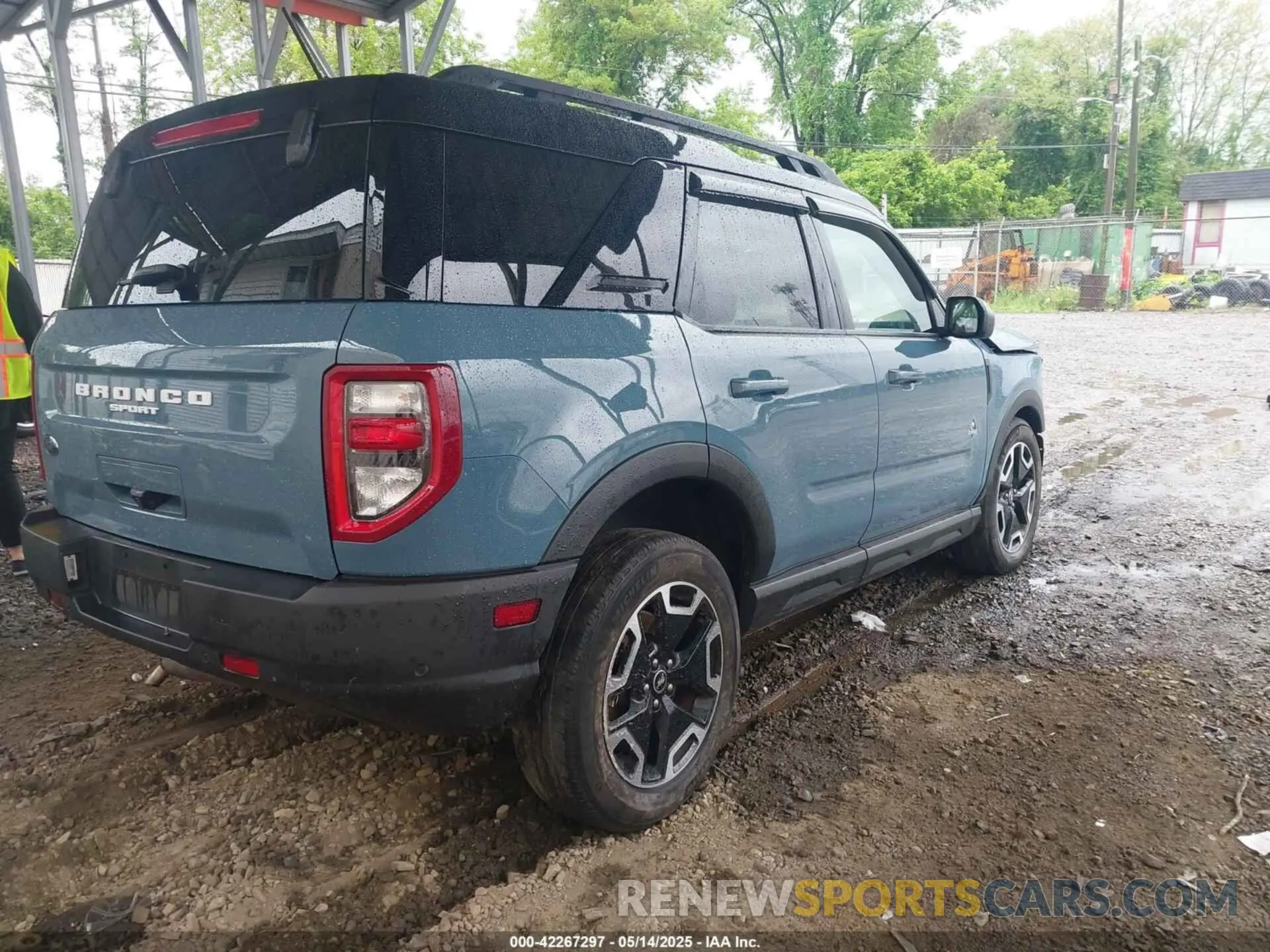 4 Photograph of a damaged car 3FMCR9C65NRD38343 FORD BRONCO SPORT 2022