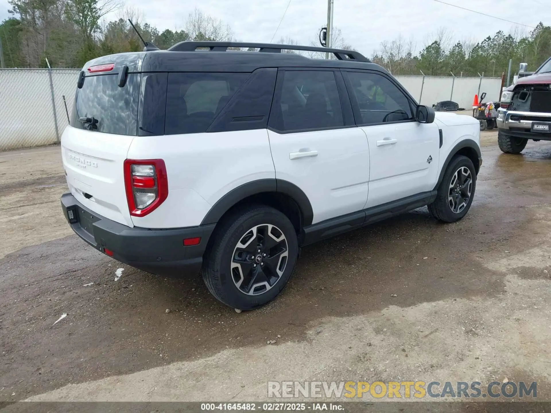 4 Photograph of a damaged car 3FMCR9C67NRD52857 FORD BRONCO SPORT 2022