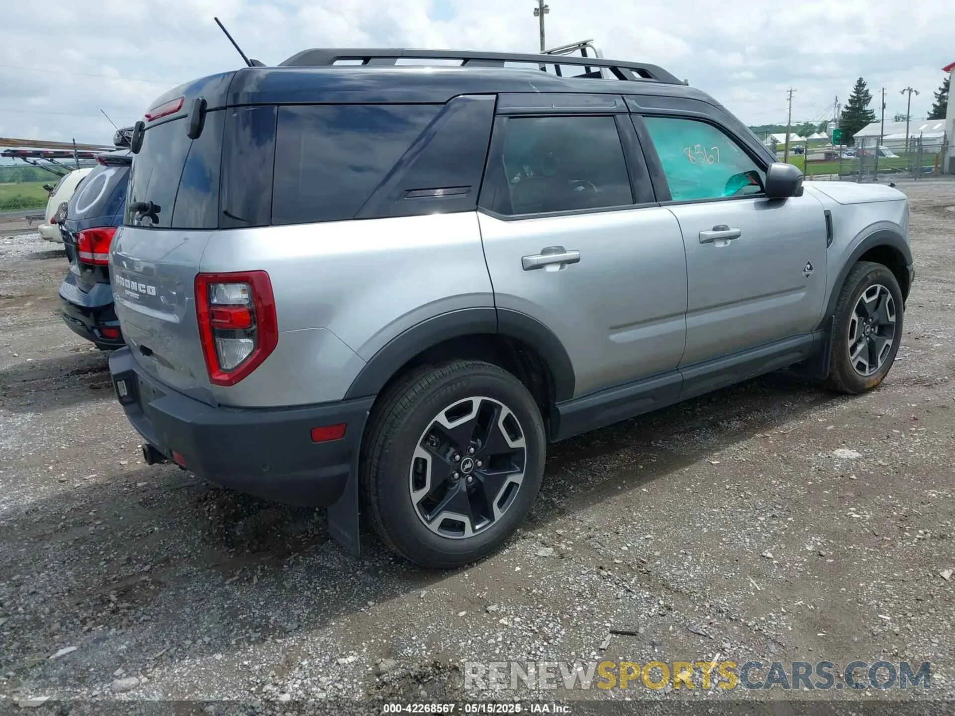 4 Photograph of a damaged car 3FMCR9C68NRD84796 FORD BRONCO SPORT 2022