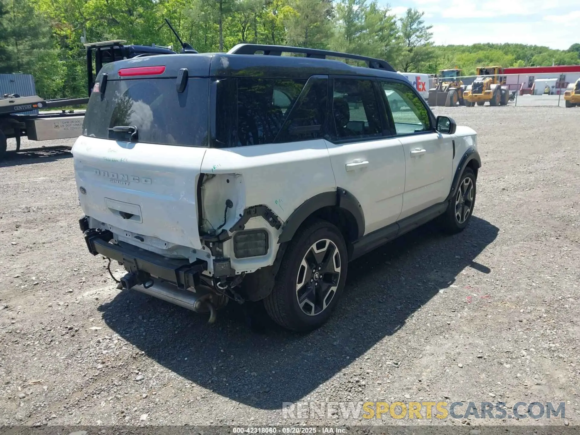 4 Photograph of a damaged car 3FMCR9C6XNRD29721 FORD BRONCO SPORT 2022