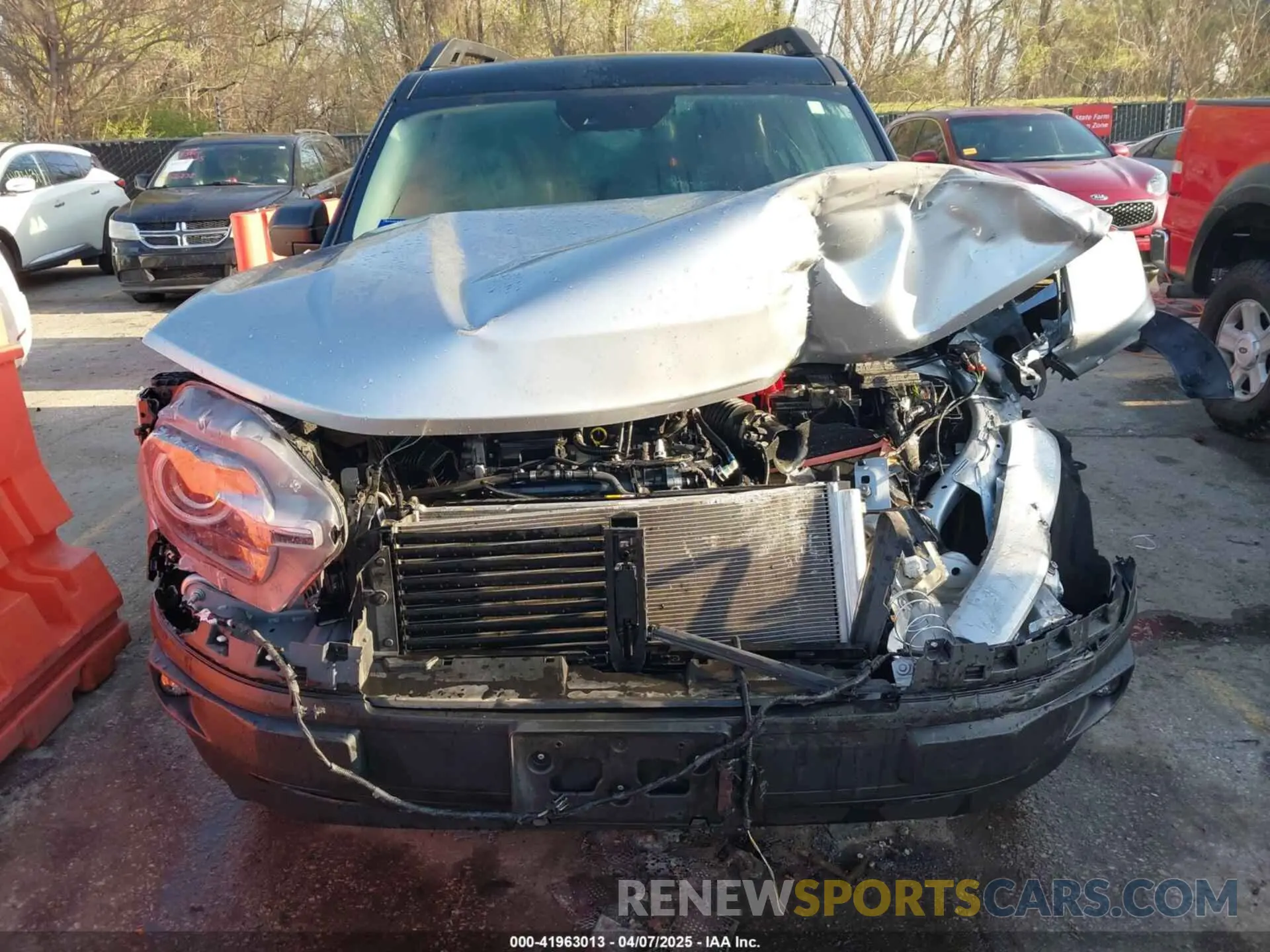6 Photograph of a damaged car 3FMCR9C6XNRE17667 FORD BRONCO SPORT 2022