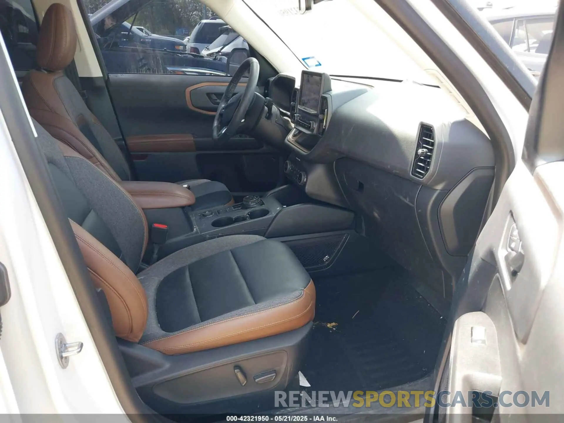 5 Photograph of a damaged car 3FMCR9C6XNRE27616 FORD BRONCO SPORT 2022