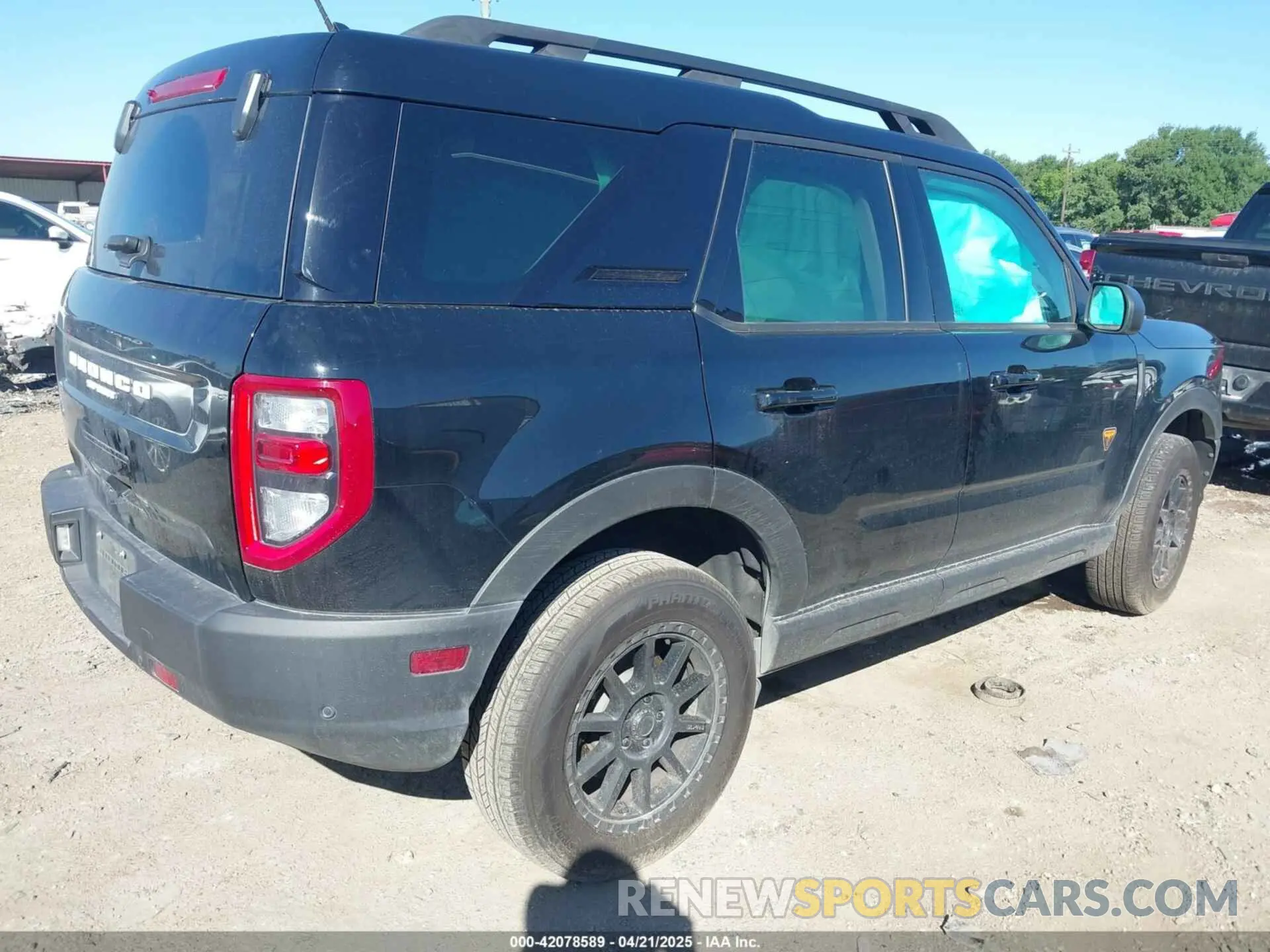 4 Photograph of a damaged car 3FMCR9D90NRD44950 FORD BRONCO SPORT 2022