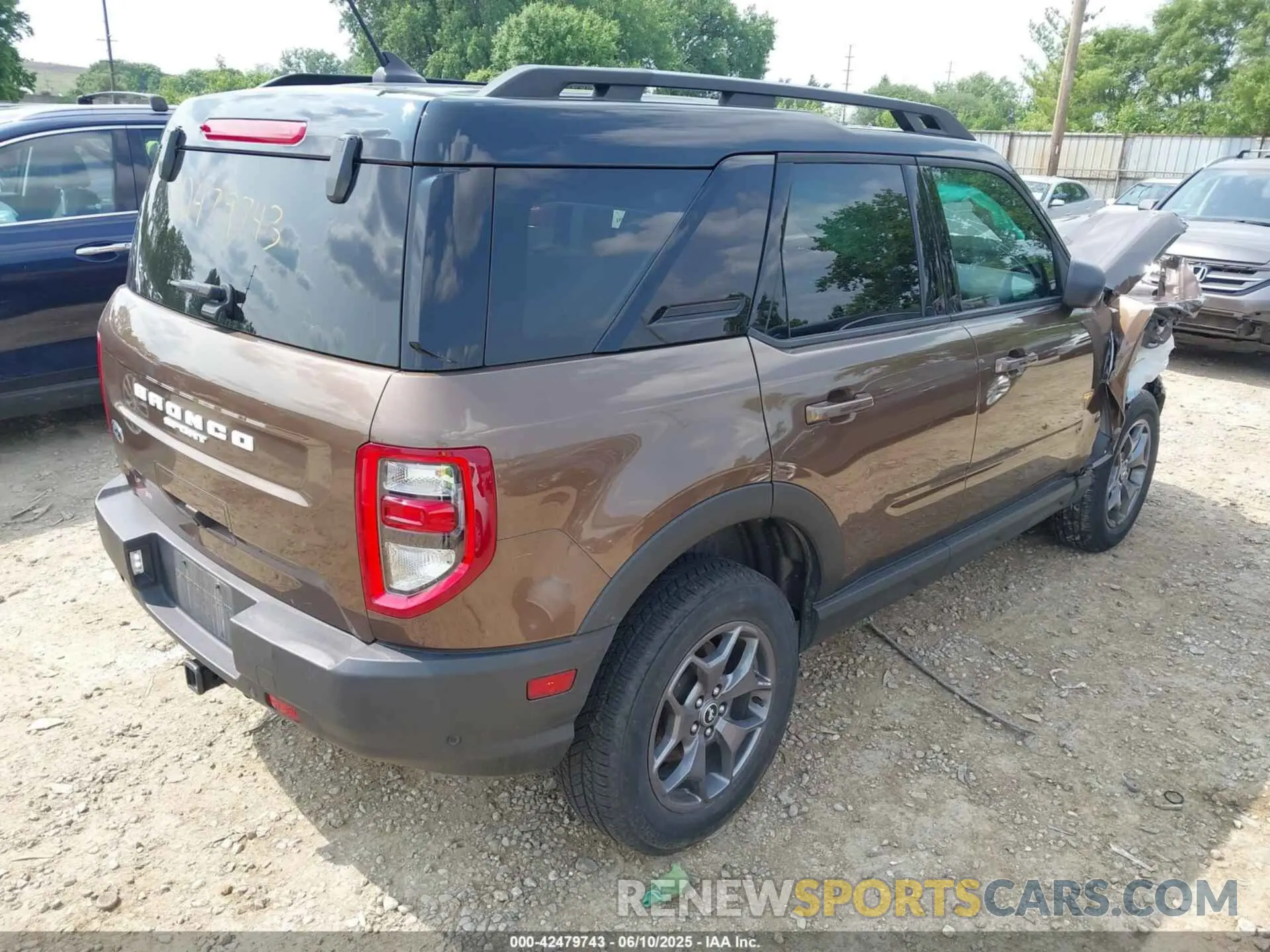 4 Photograph of a damaged car 3FMCR9D90NRD80007 FORD BRONCO SPORT 2022