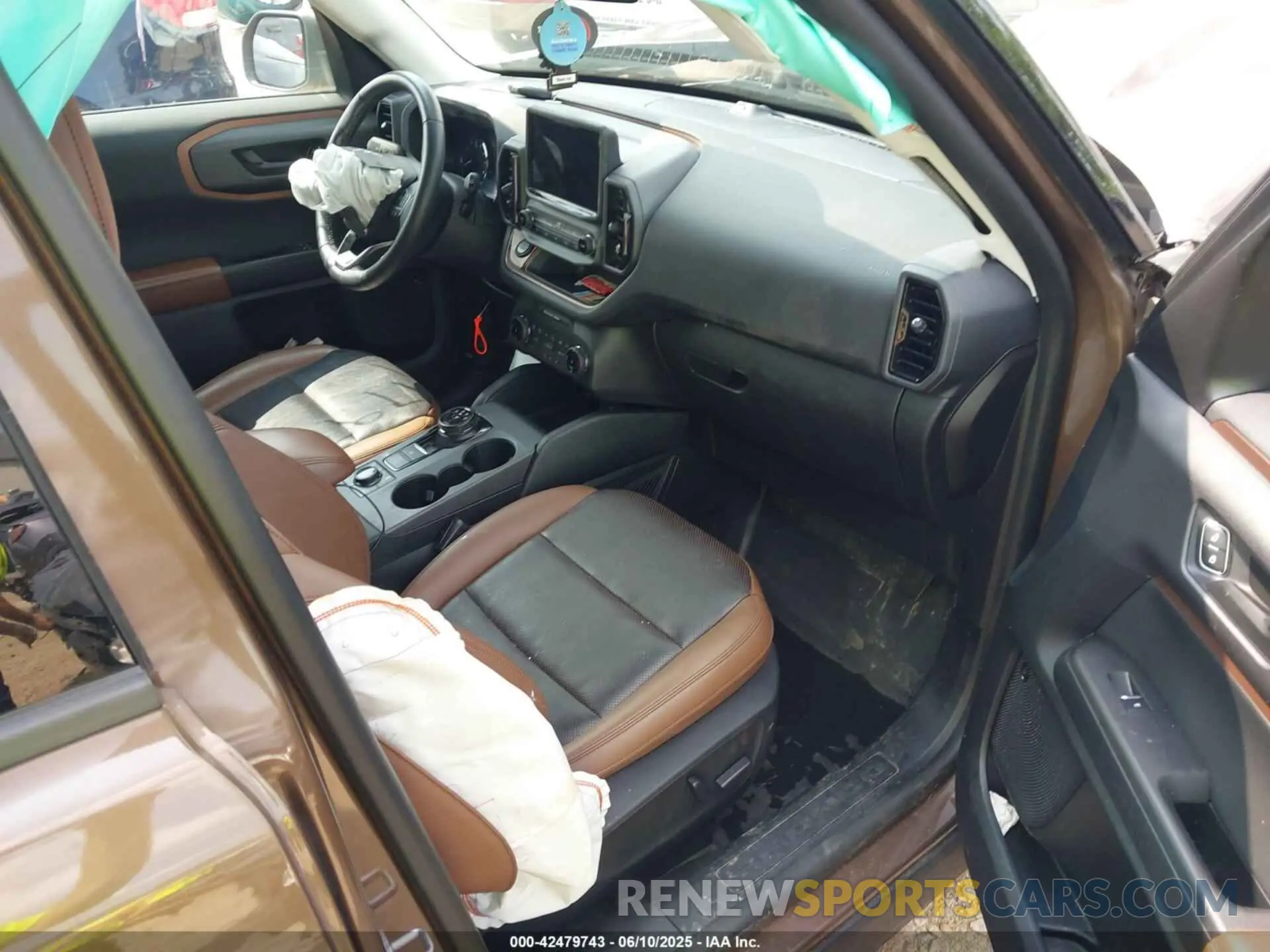 5 Photograph of a damaged car 3FMCR9D90NRD80007 FORD BRONCO SPORT 2022
