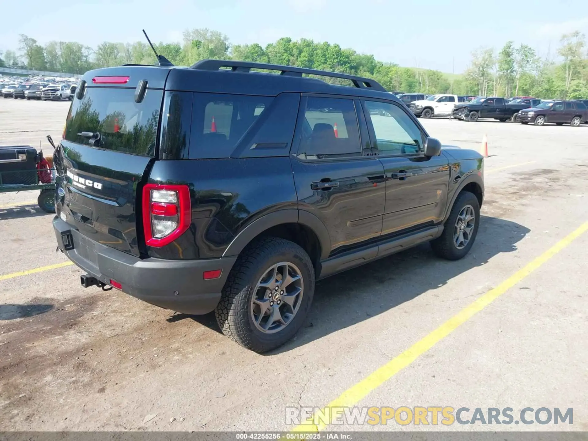 4 Photograph of a damaged car 3FMCR9D95NRD81024 FORD BRONCO SPORT 2022