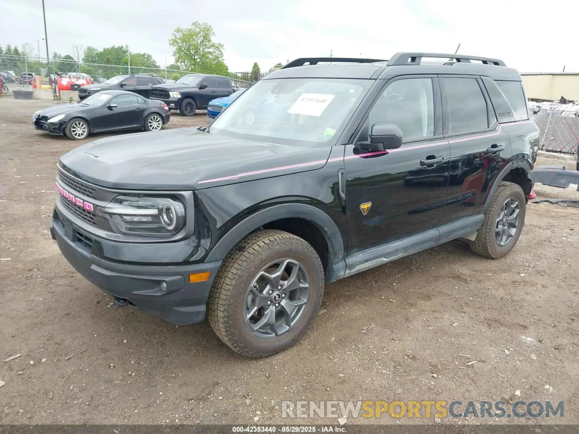 2 Photograph of a damaged car 3FMCR9D96NRD00726 FORD BRONCO SPORT 2022