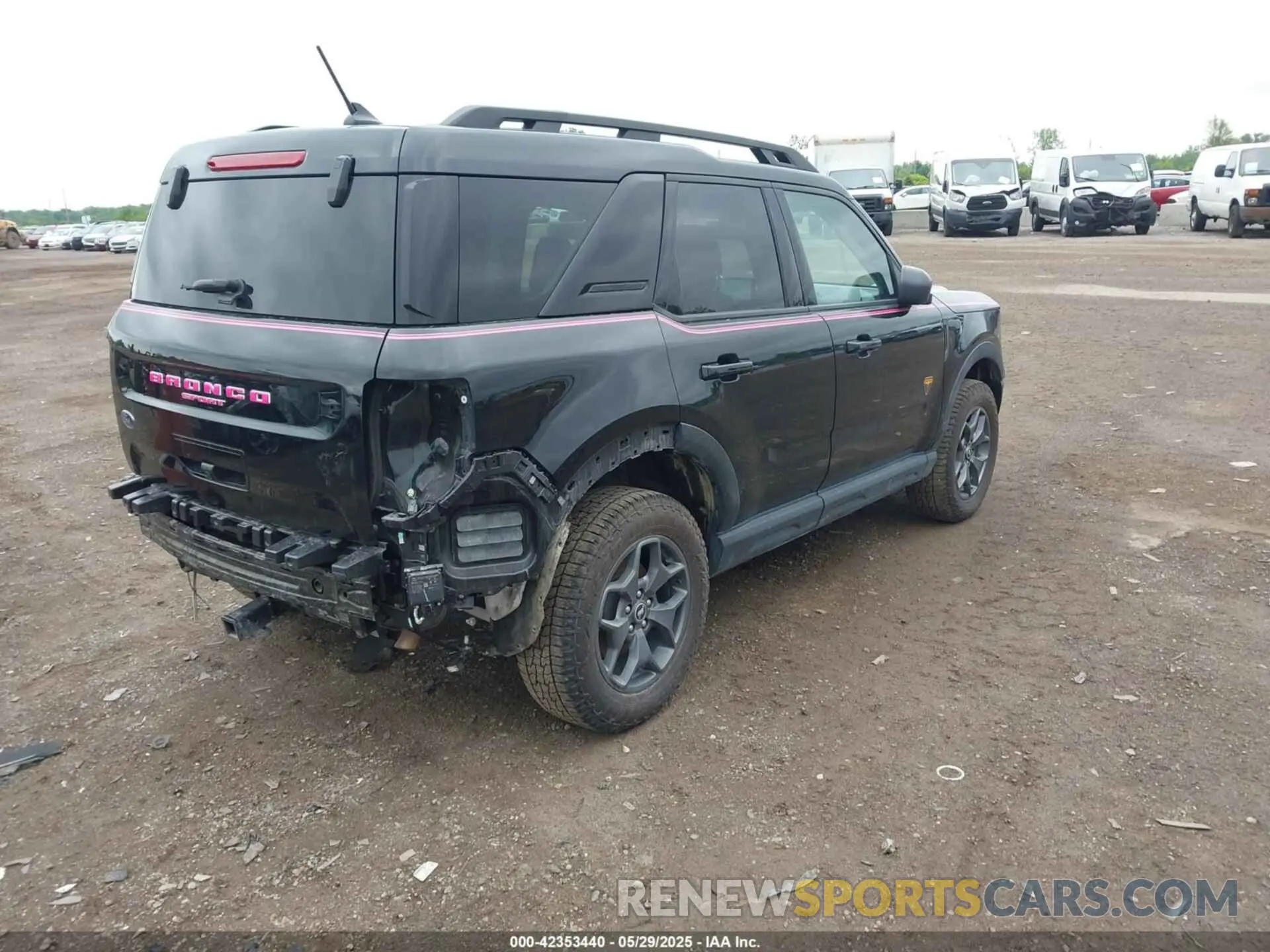 4 Photograph of a damaged car 3FMCR9D96NRD00726 FORD BRONCO SPORT 2022