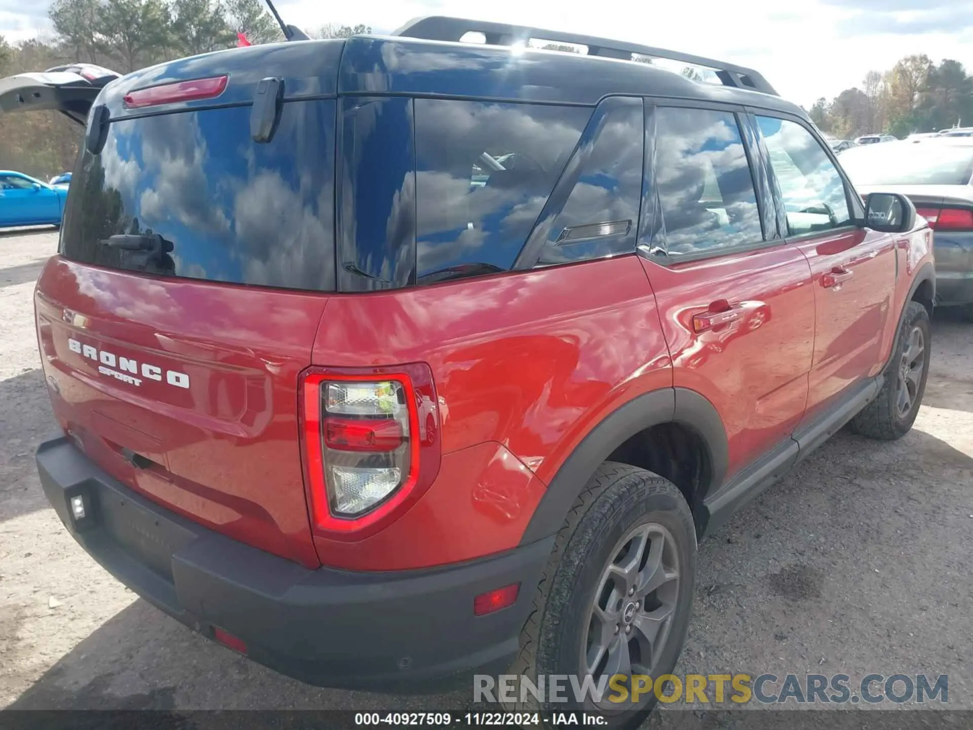 4 Photograph of a damaged car 3FMCR9D96NRD40983 FORD BRONCO SPORT 2022