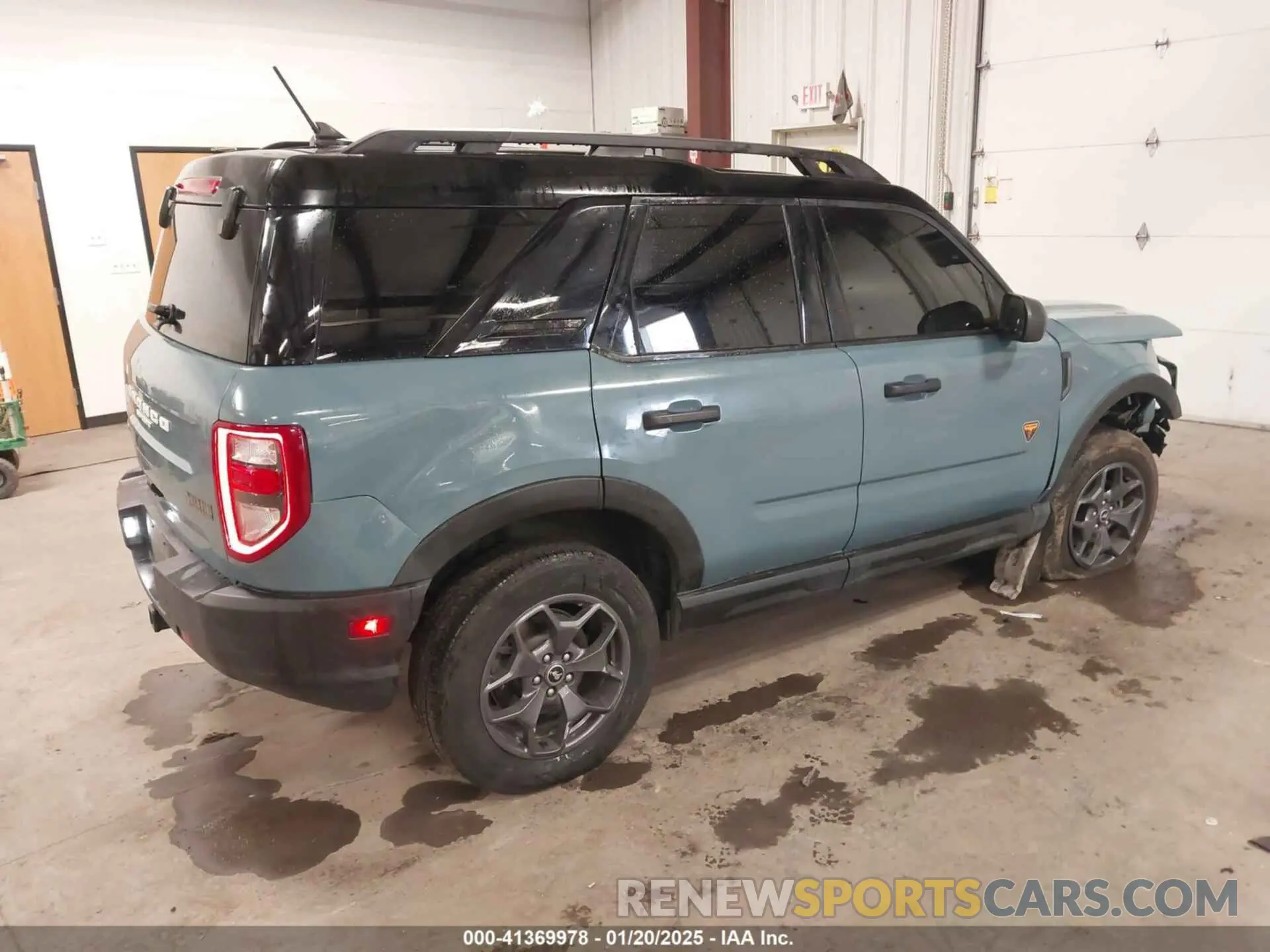 4 Photograph of a damaged car 3FMCR9D99NRD00848 FORD BRONCO SPORT 2022