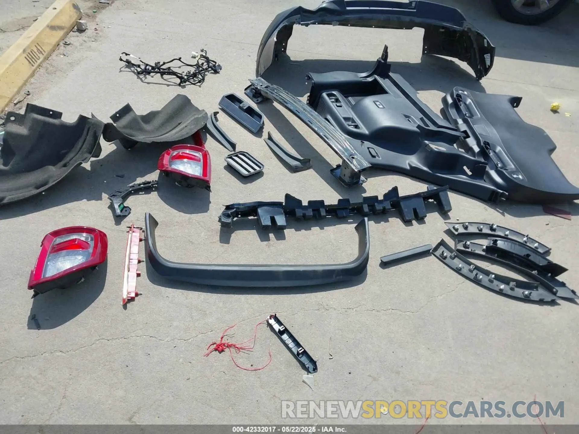 19 Photograph of a damaged car 3FMCR9B60RRE09648 FORD BRONCO SPORT 2024