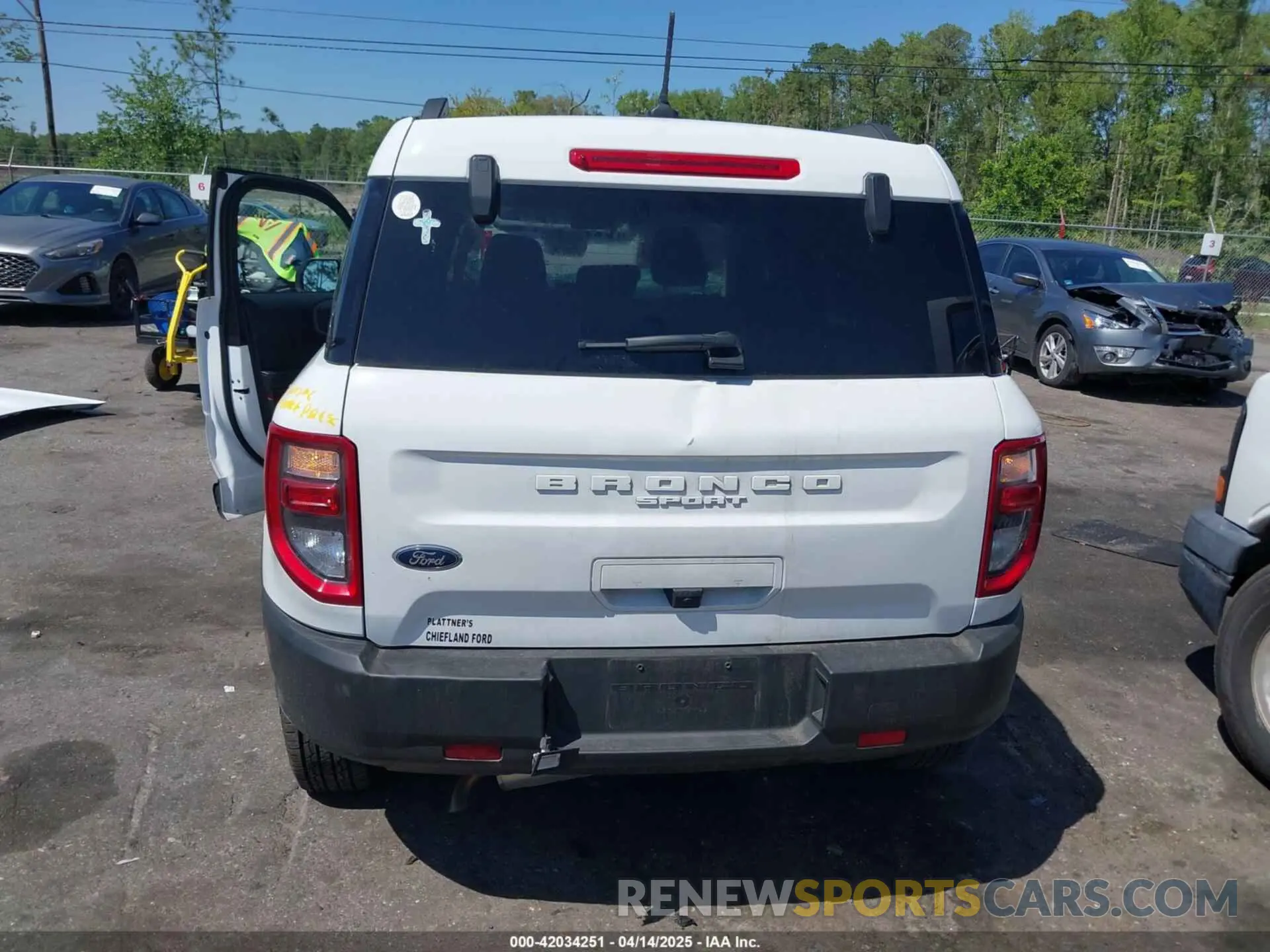 16 Photograph of a damaged car 3FMCR9B66RRE83642 FORD BRONCO SPORT 2024
