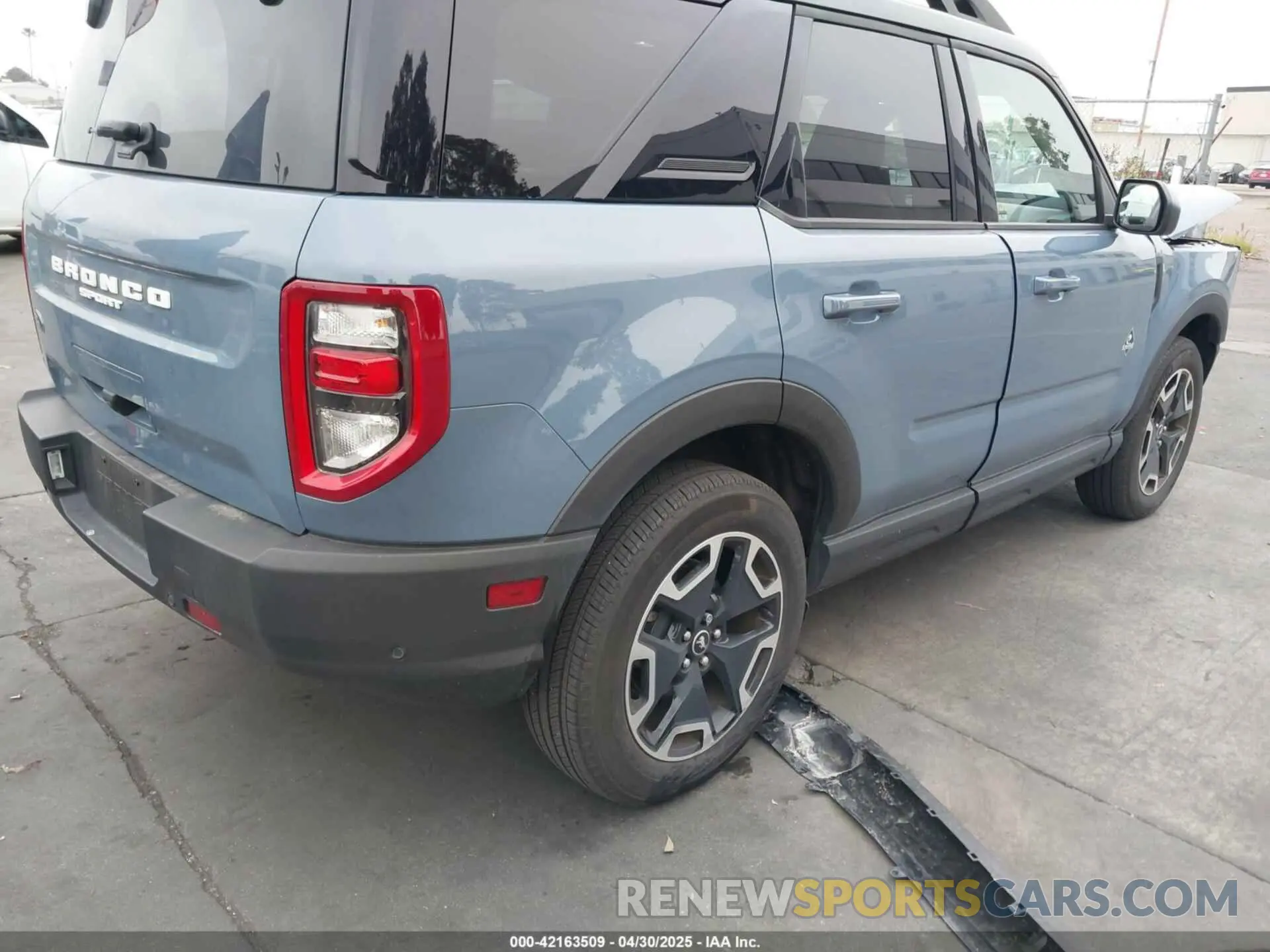 4 Photograph of a damaged car 3FMCR9C68RRE01957 FORD BRONCO SPORT 2024