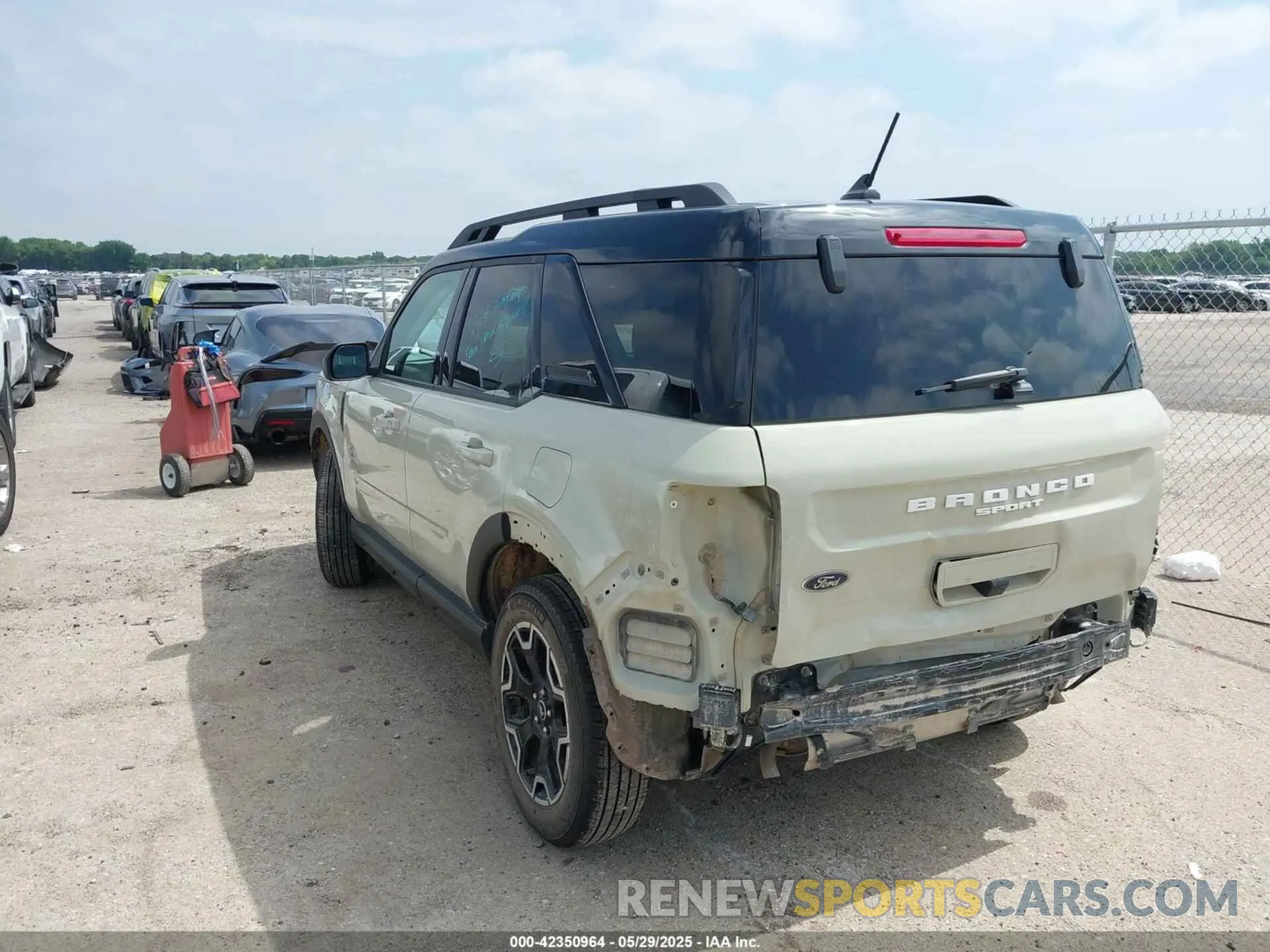 3 Photograph of a damaged car 3FMCR9C68RRE59647 FORD BRONCO SPORT 2024