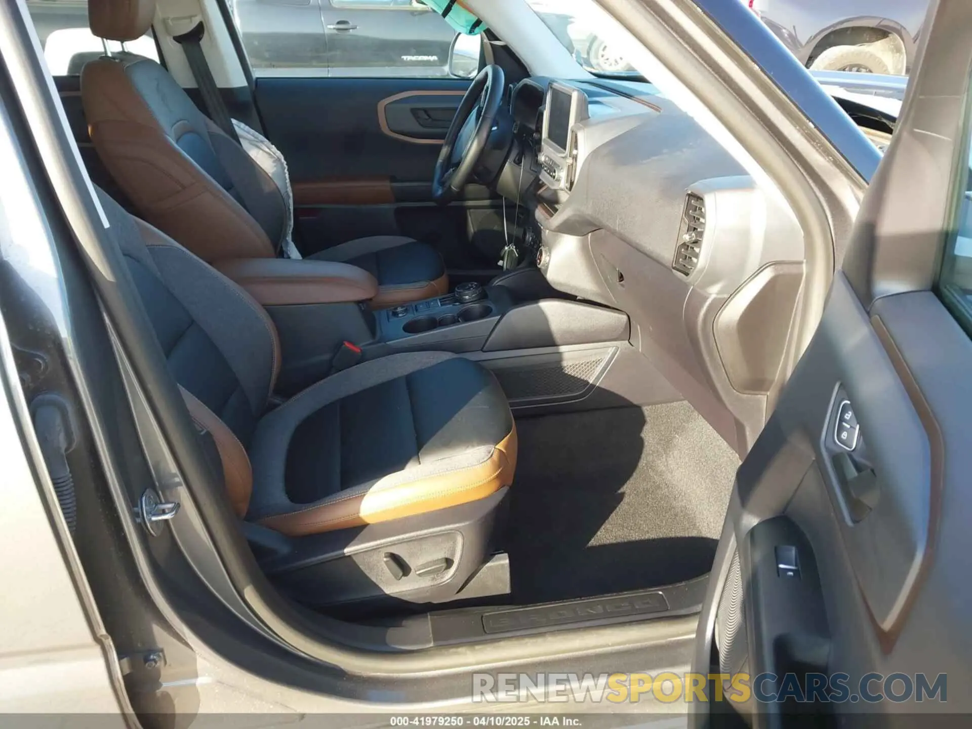5 Photograph of a damaged car 3FMCR9C69RRE76392 FORD BRONCO SPORT 2024