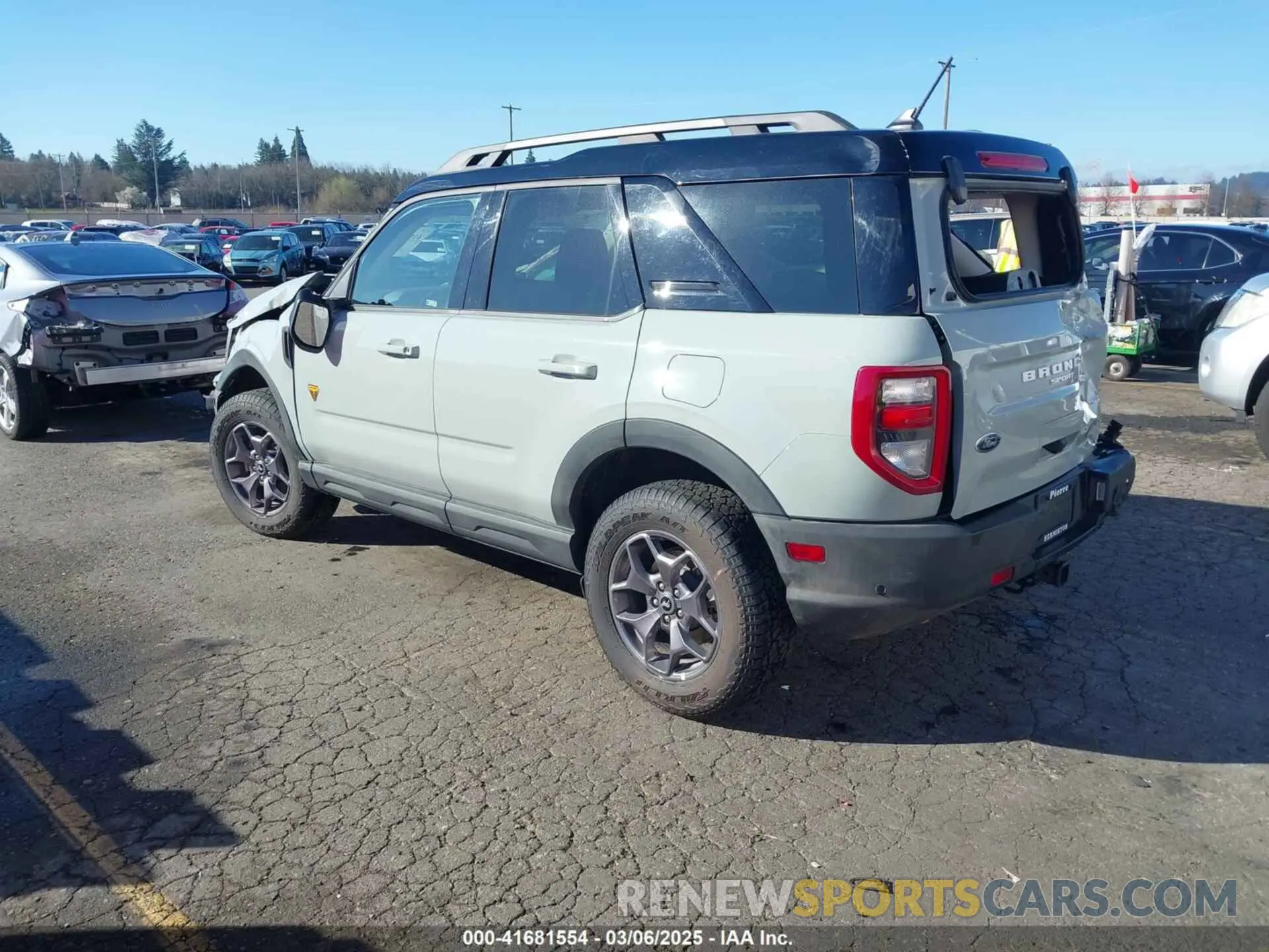 3 Photograph of a damaged car 3FMCR9D9XRRE94327 FORD BRONCO SPORT 2024