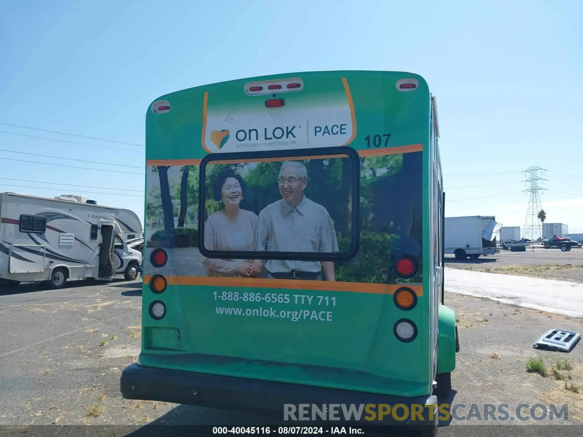 19 Photograph of a damaged car 1FDEE3FS6KDC17707 FORD E-350 CUTAWAY 2019