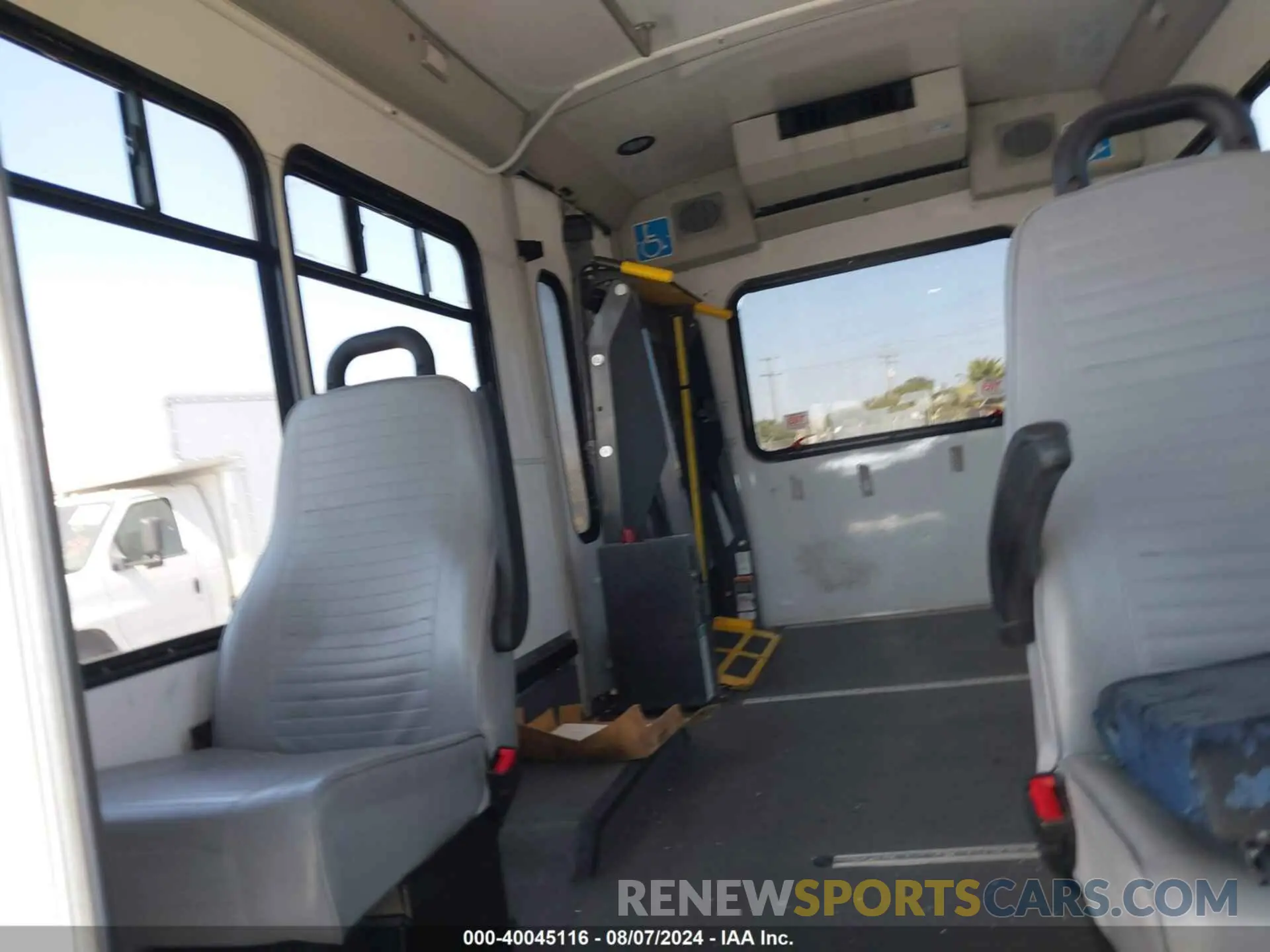 6 Photograph of a damaged car 1FDEE3FS6KDC17707 FORD E-350 CUTAWAY 2019