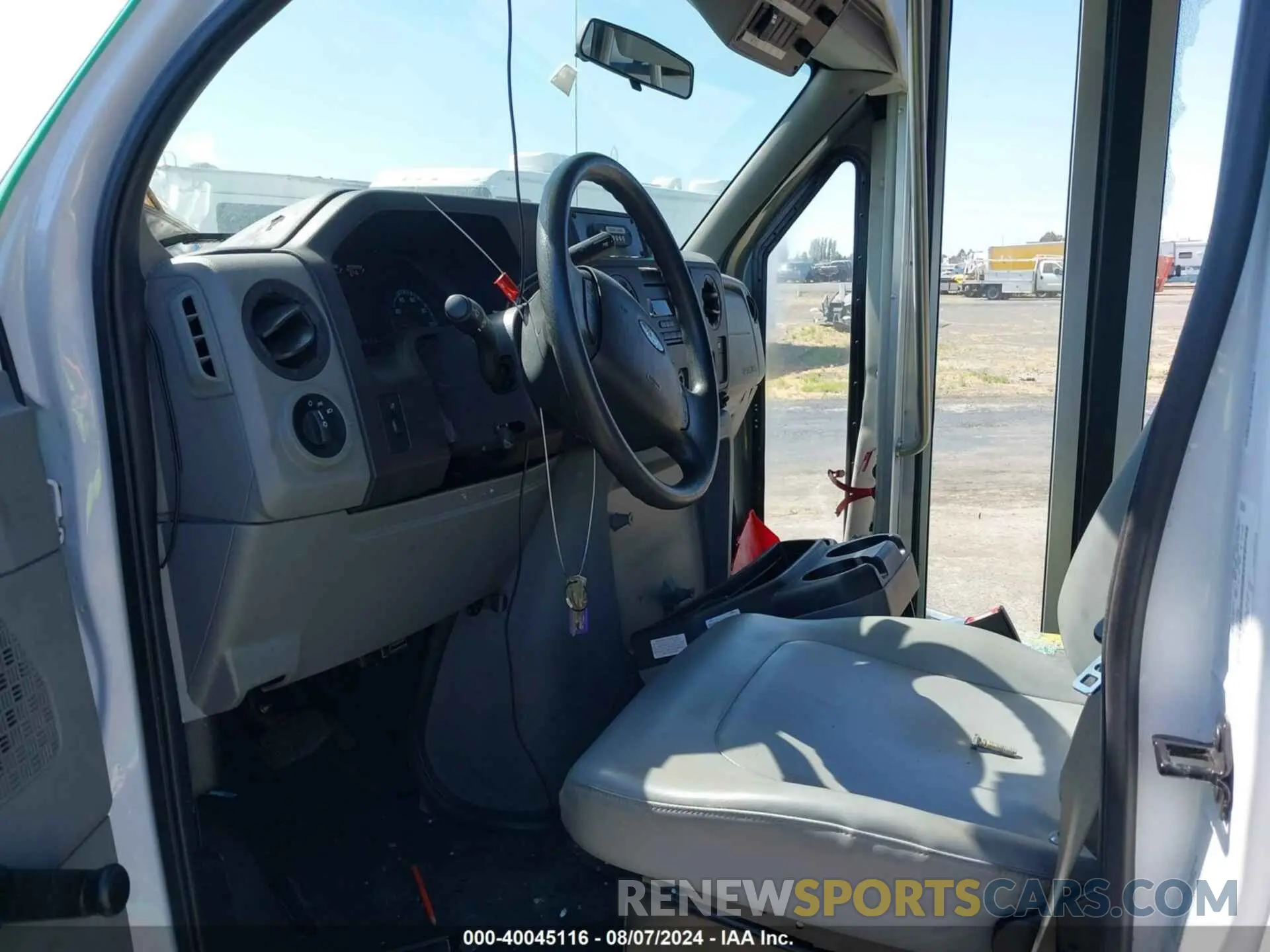 7 Photograph of a damaged car 1FDEE3FS6KDC17707 FORD E-350 CUTAWAY 2019