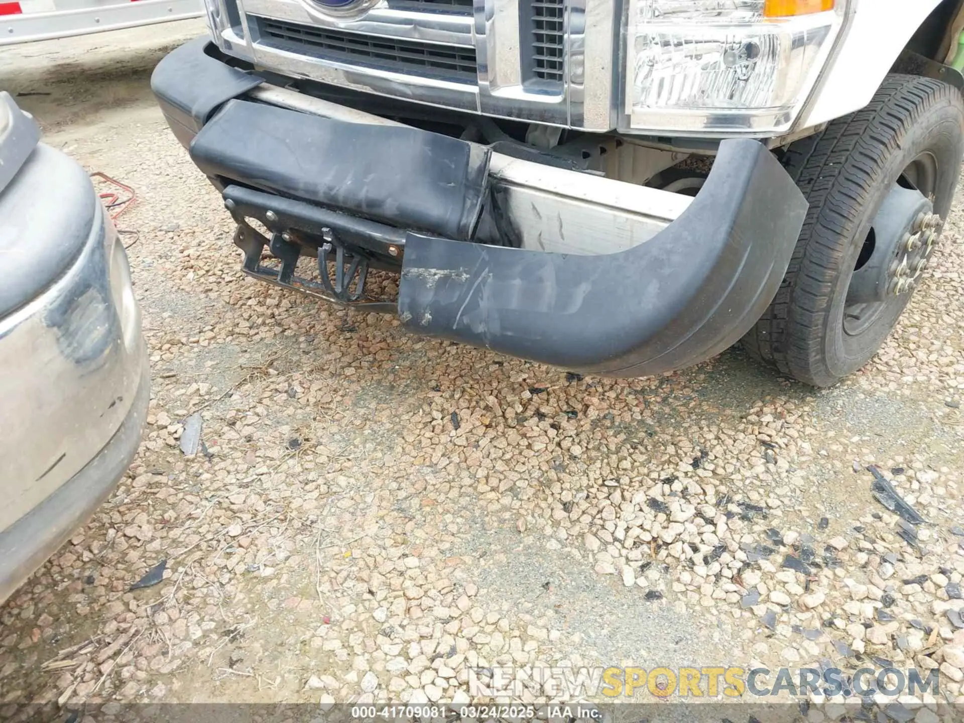 12 Photograph of a damaged car 1FDEE3FS7KDC59562 FORD E-350 CUTAWAY 2019