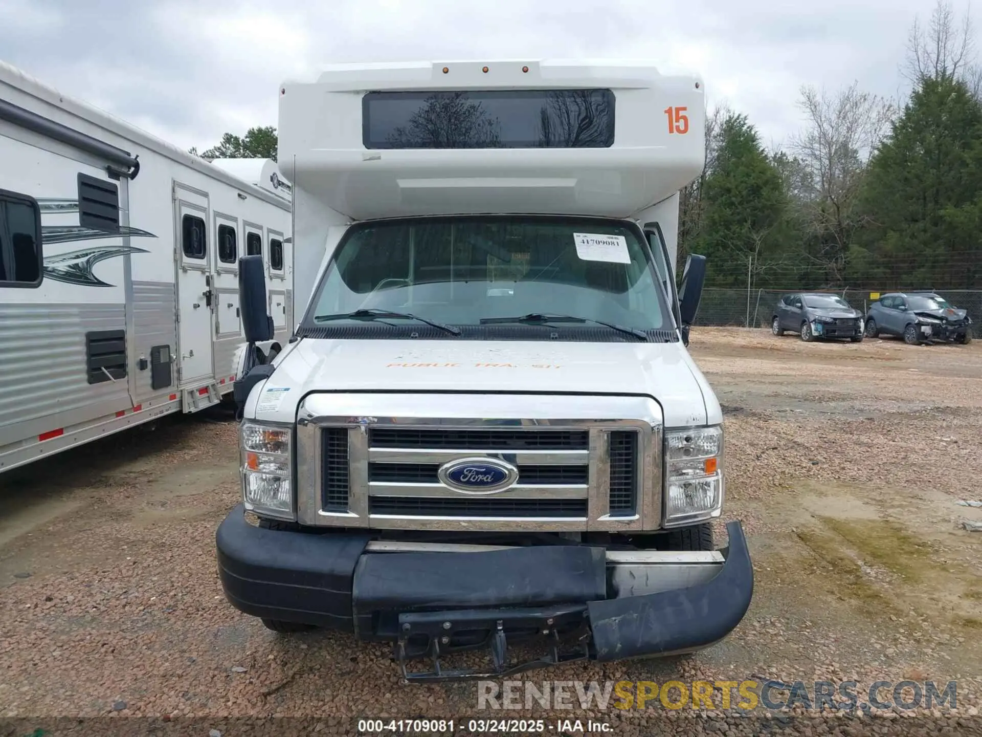 14 Photograph of a damaged car 1FDEE3FS7KDC59562 FORD E-350 CUTAWAY 2019