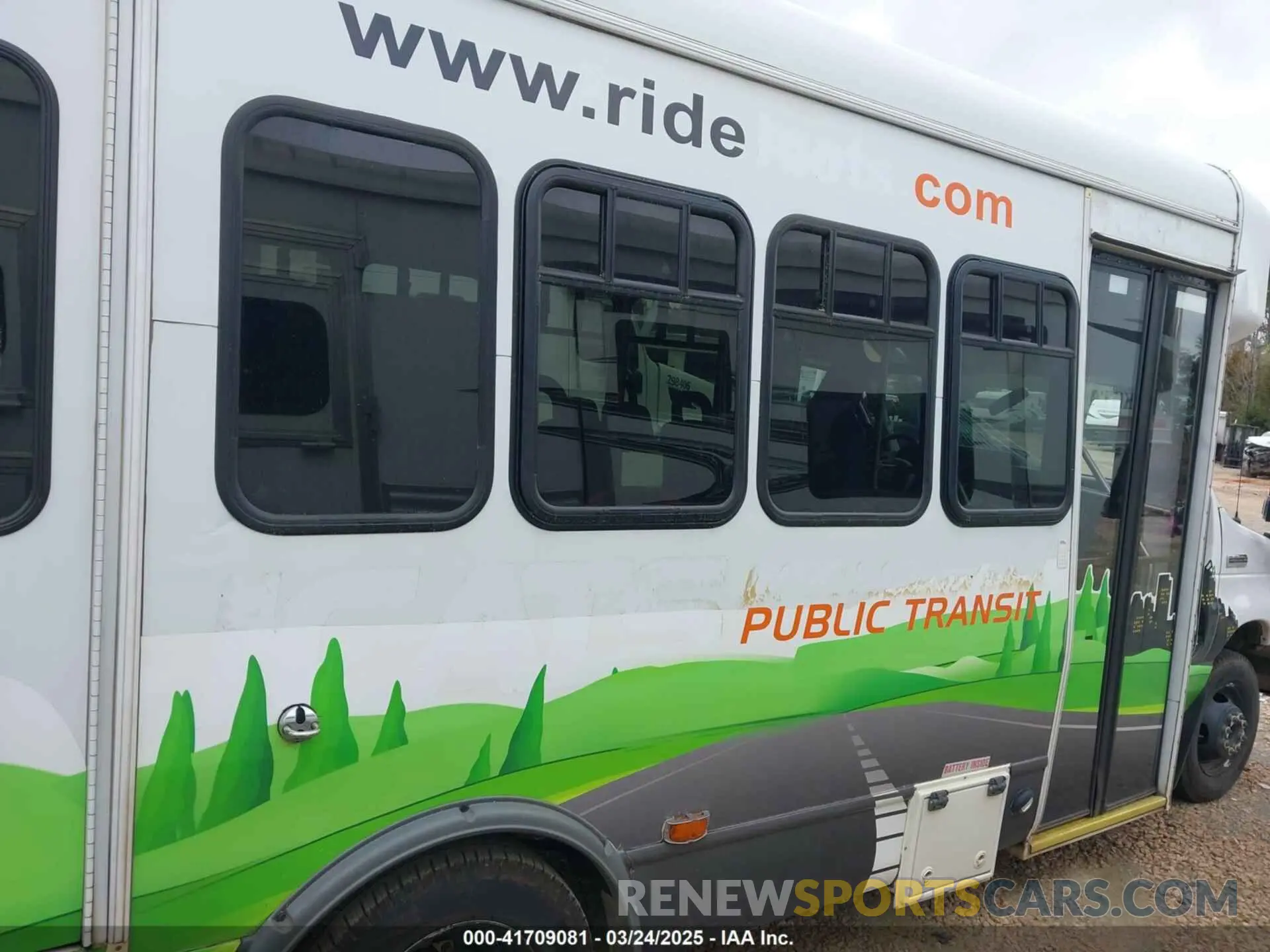 15 Photograph of a damaged car 1FDEE3FS7KDC59562 FORD E-350 CUTAWAY 2019