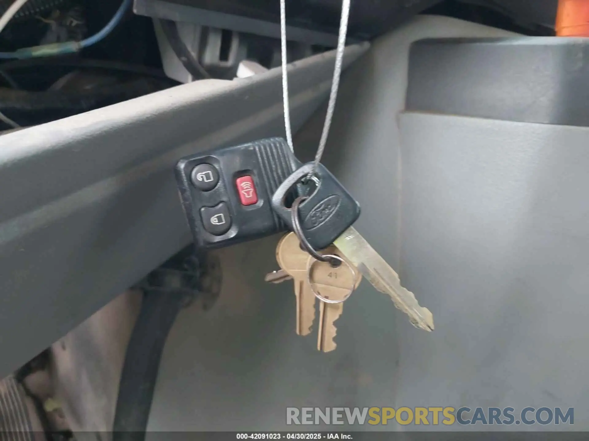 10 Photograph of a damaged car 1FDWE3F63KDC59422 FORD E-350 CUTAWAY 2019