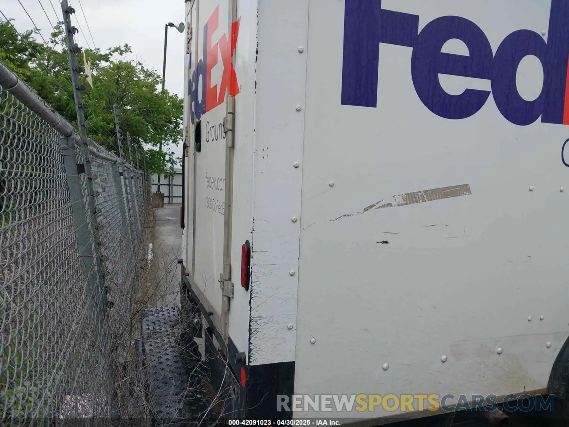 15 Photograph of a damaged car 1FDWE3F63KDC59422 FORD E-350 CUTAWAY 2019