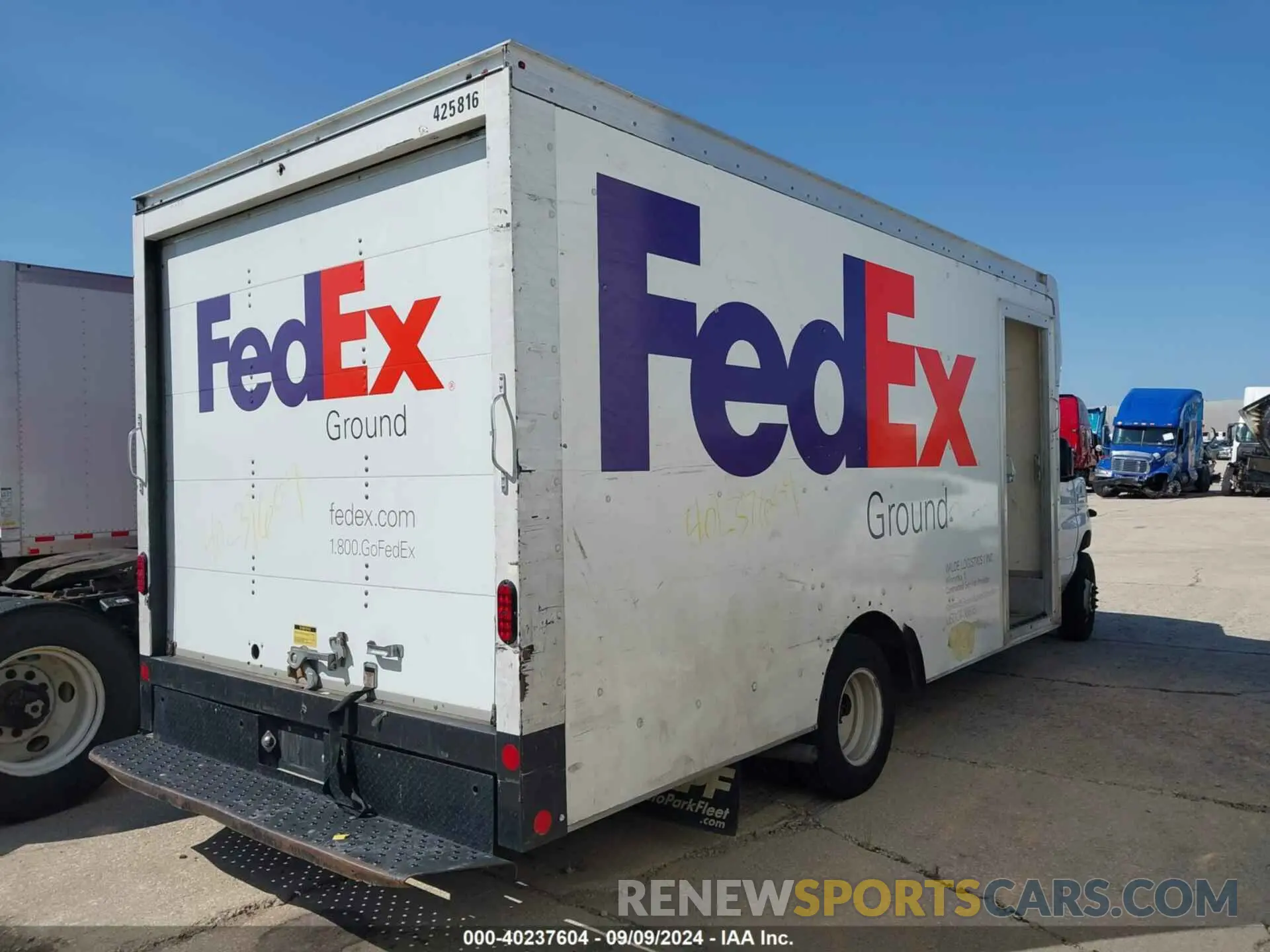 4 Photograph of a damaged car 1FDWE3F6XKDC35618 FORD E-350 CUTAWAY 2019