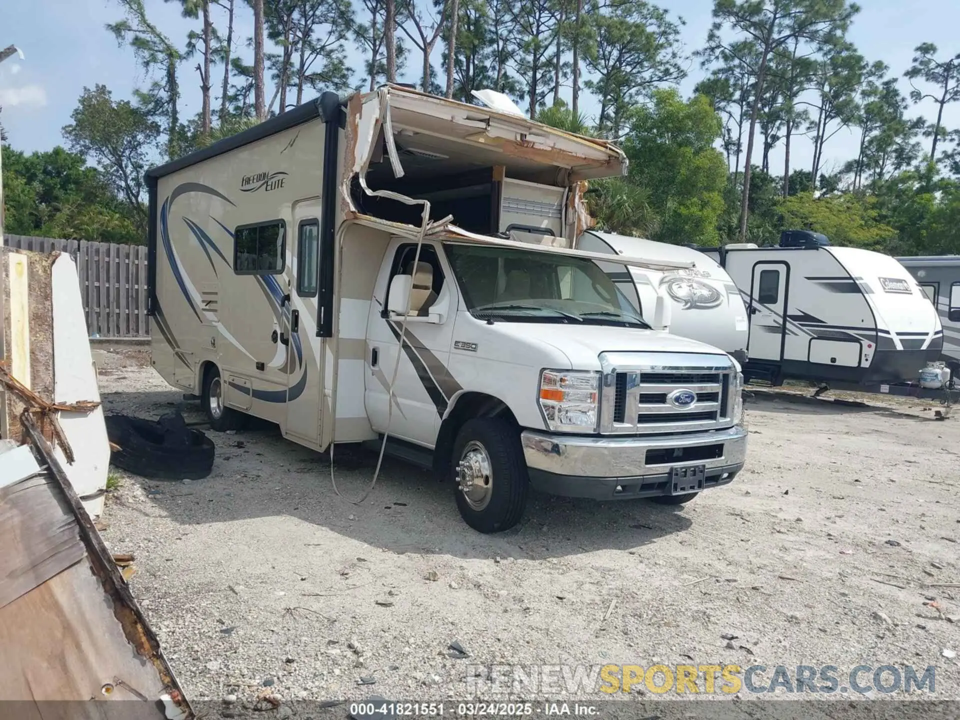 1 Photograph of a damaged car 1FDWE3FS0KDC25208 FORD E-350 CUTAWAY 2019