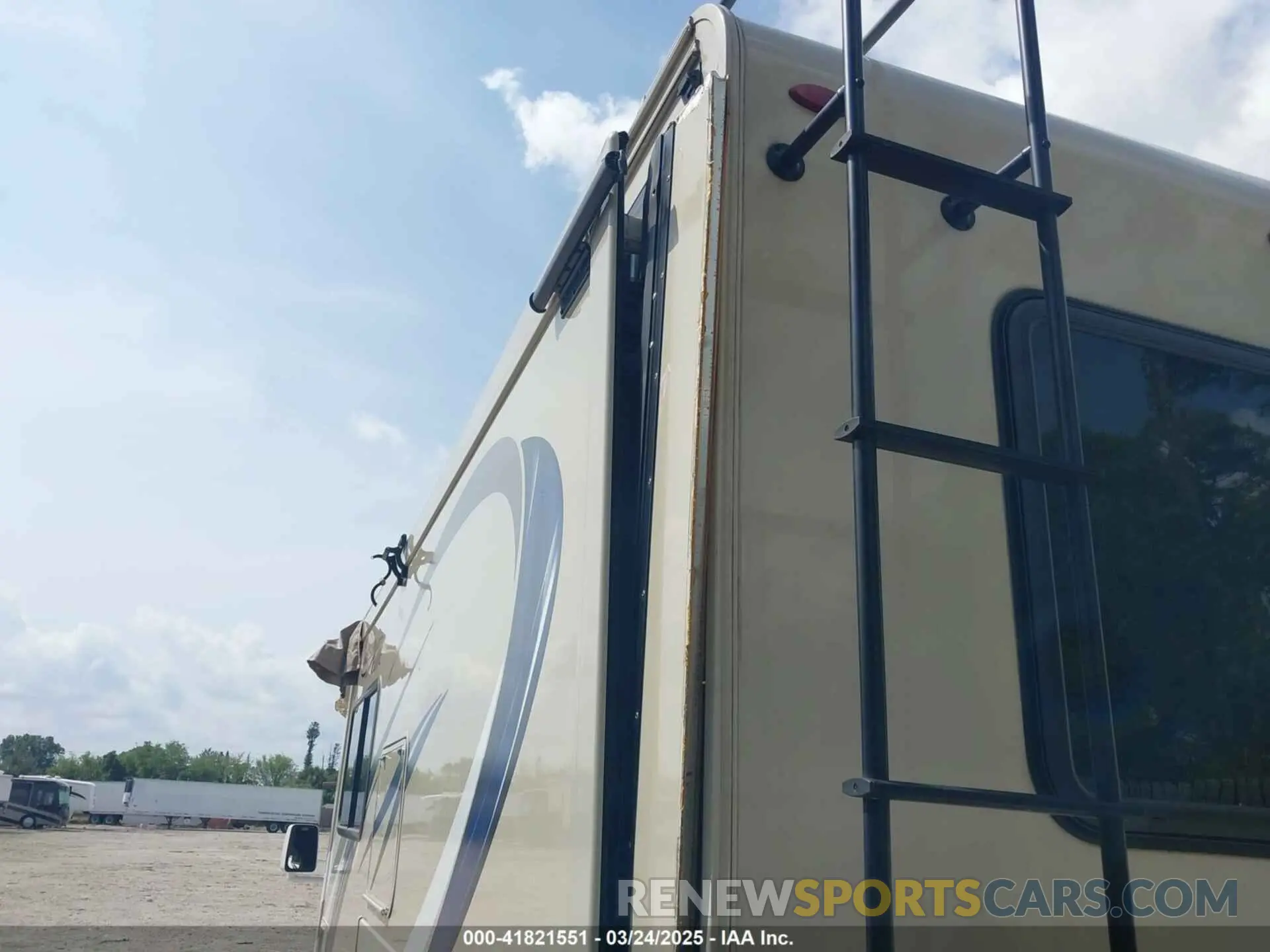 15 Photograph of a damaged car 1FDWE3FS0KDC25208 FORD E-350 CUTAWAY 2019