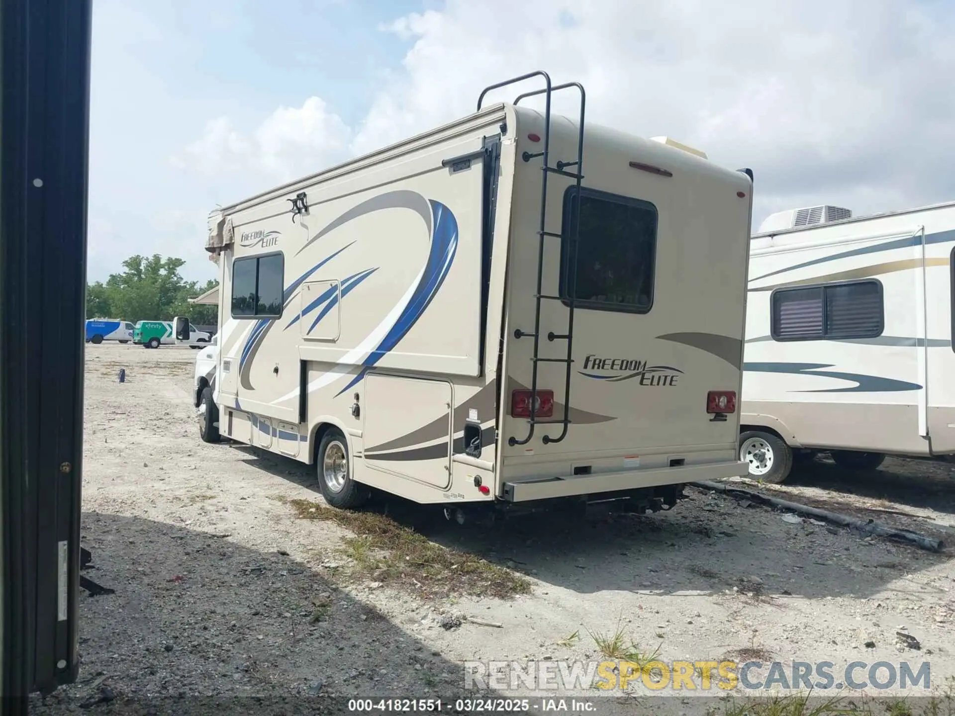 3 Photograph of a damaged car 1FDWE3FS0KDC25208 FORD E-350 CUTAWAY 2019