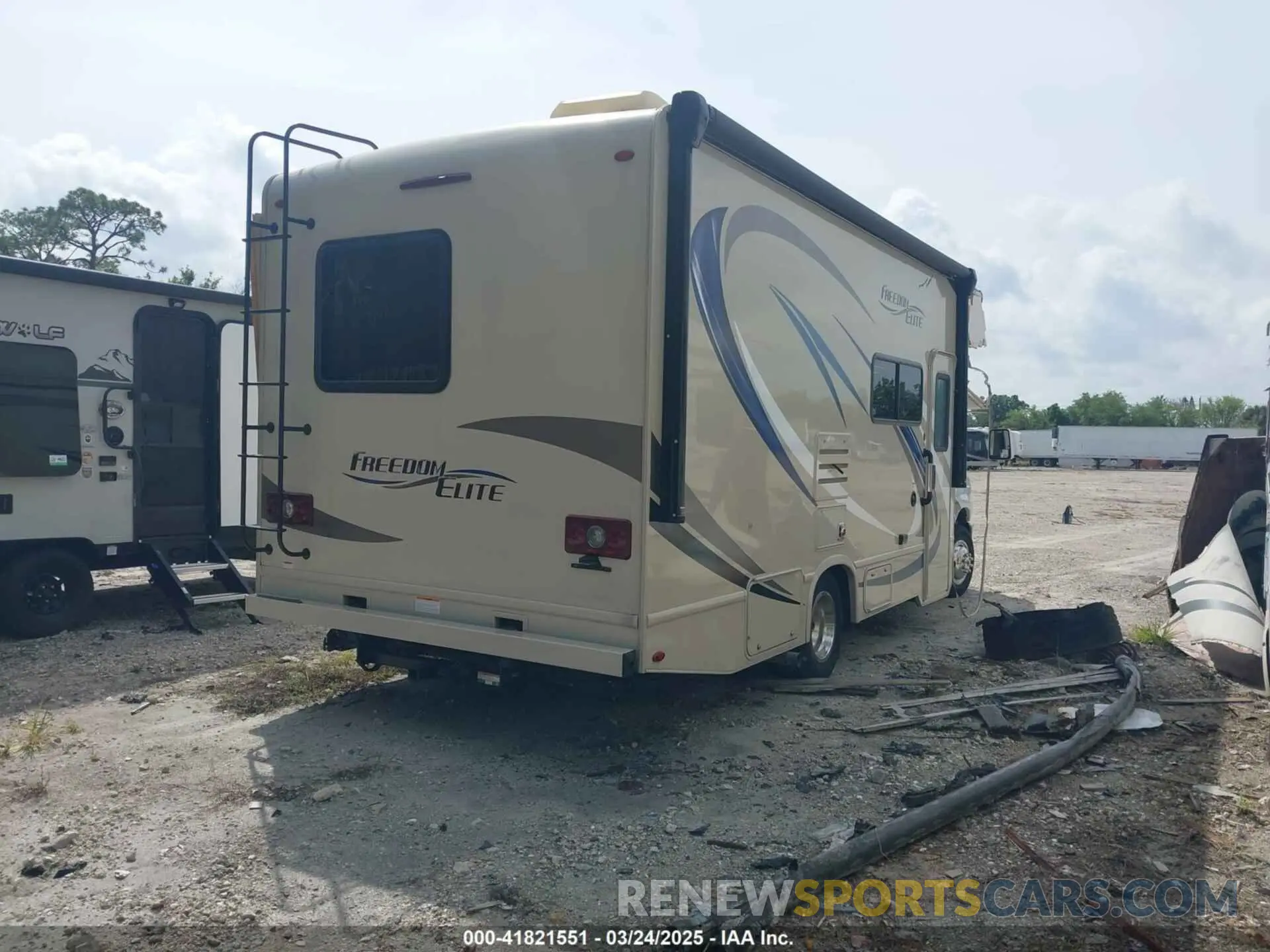4 Photograph of a damaged car 1FDWE3FS0KDC25208 FORD E-350 CUTAWAY 2019