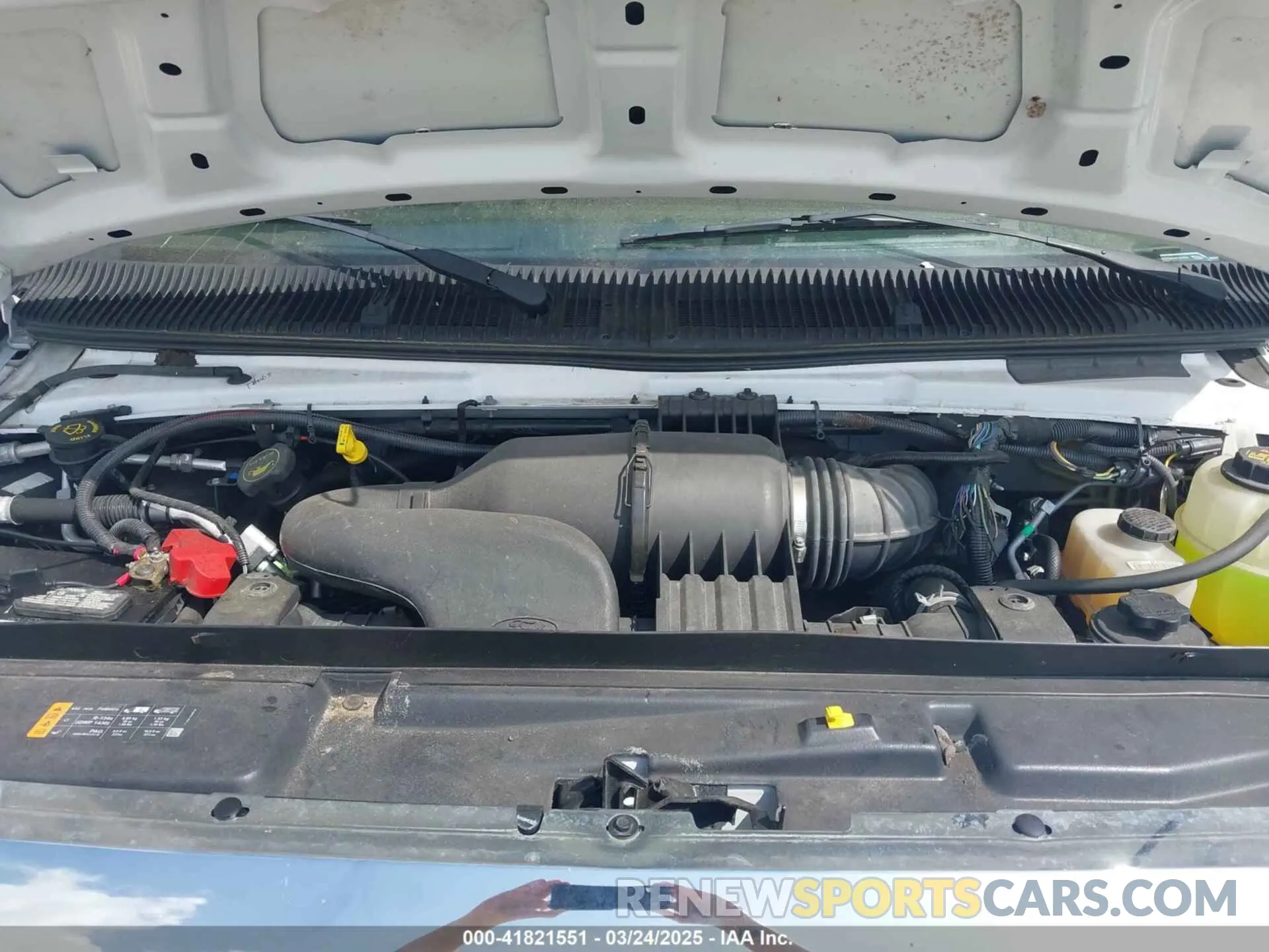 9 Photograph of a damaged car 1FDWE3FS0KDC25208 FORD E-350 CUTAWAY 2019