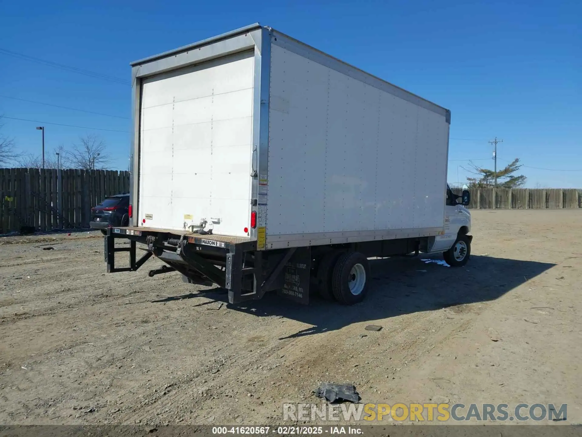 4 Photograph of a damaged car 1FDWE3FS9KDC02543 FORD E-350 CUTAWAY 2019