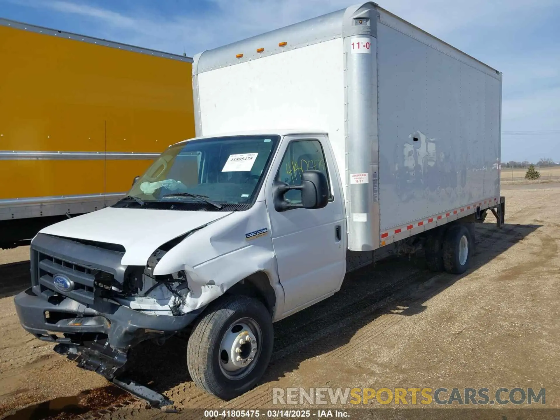 2 Photograph of a damaged car 1FDWE3FSXKDC02583 FORD E-350 CUTAWAY 2019