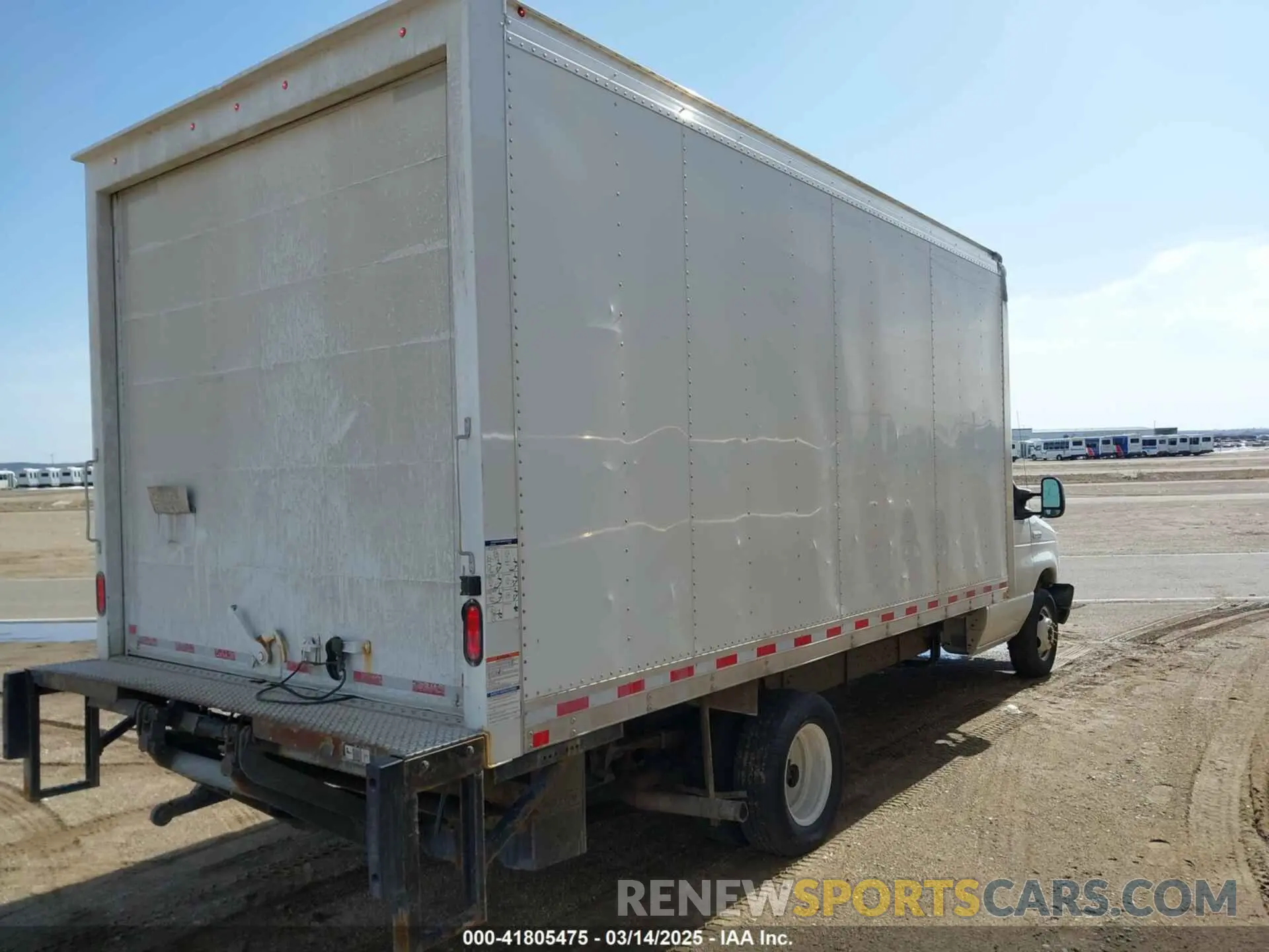 4 Photograph of a damaged car 1FDWE3FSXKDC02583 FORD E-350 CUTAWAY 2019
