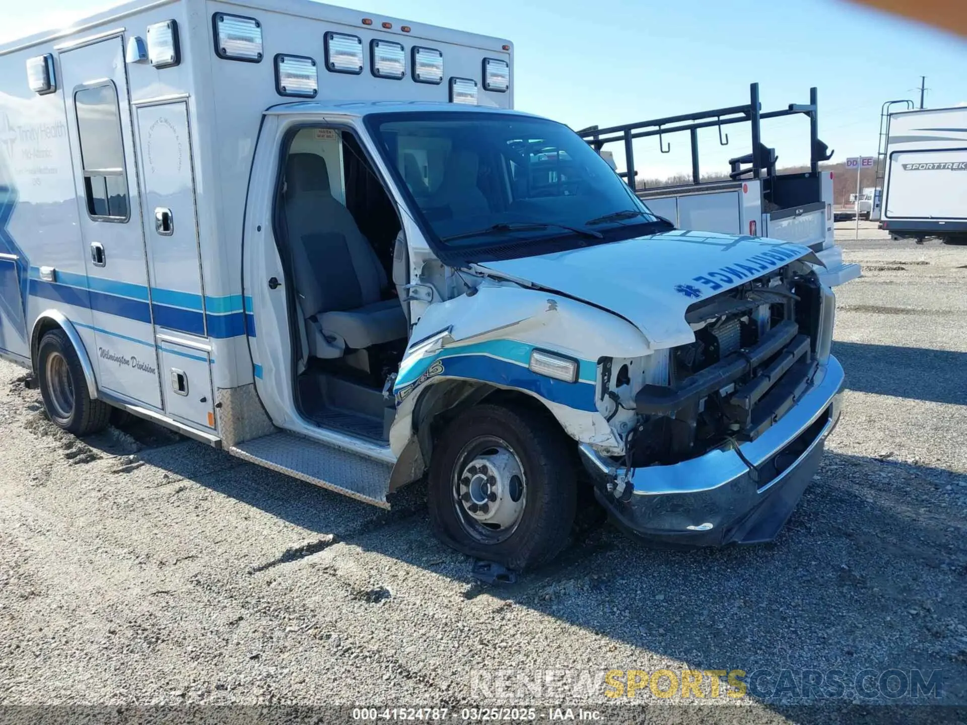 11 Photograph of a damaged car 1FDWE3FN1MDC01268 FORD E-350 CUTAWAY 2021